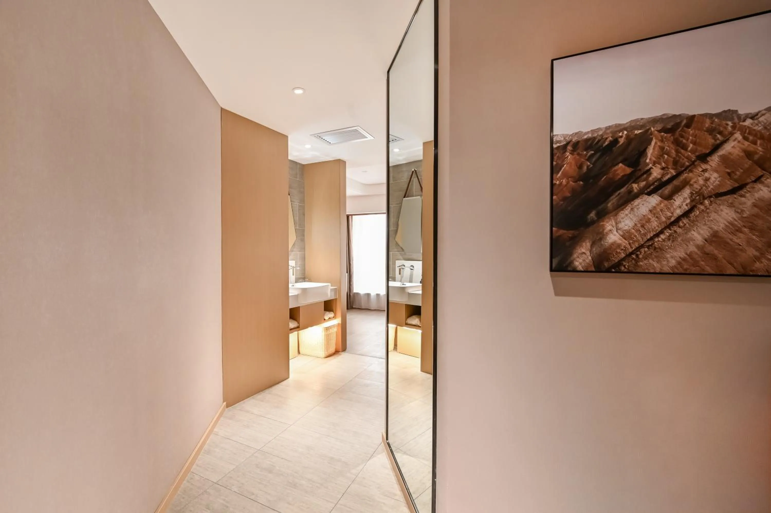 Photo of the whole room in Atour Hotel Beijing Lishuiqiao