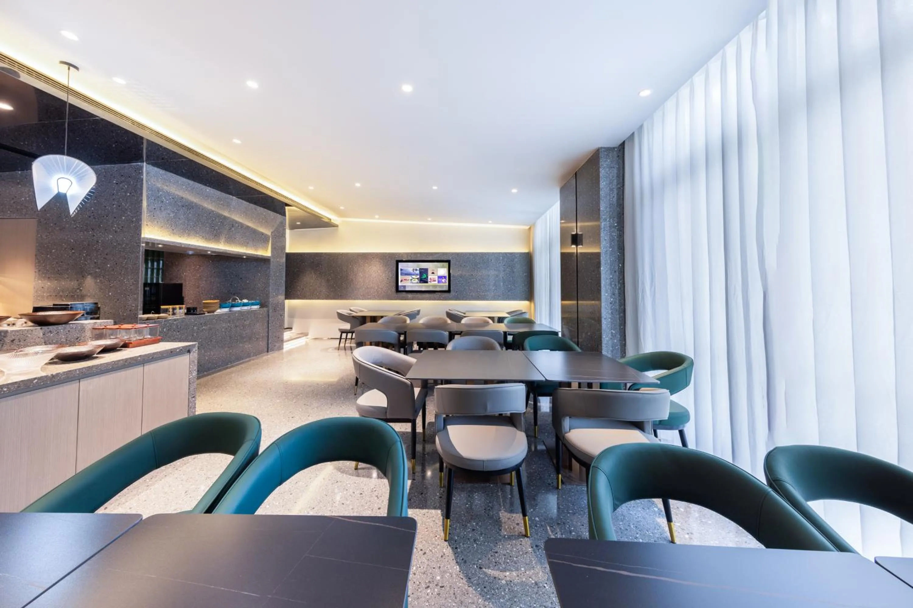 Restaurant/places to eat in Atour X Hotel Beijing Majiabao Subway Station