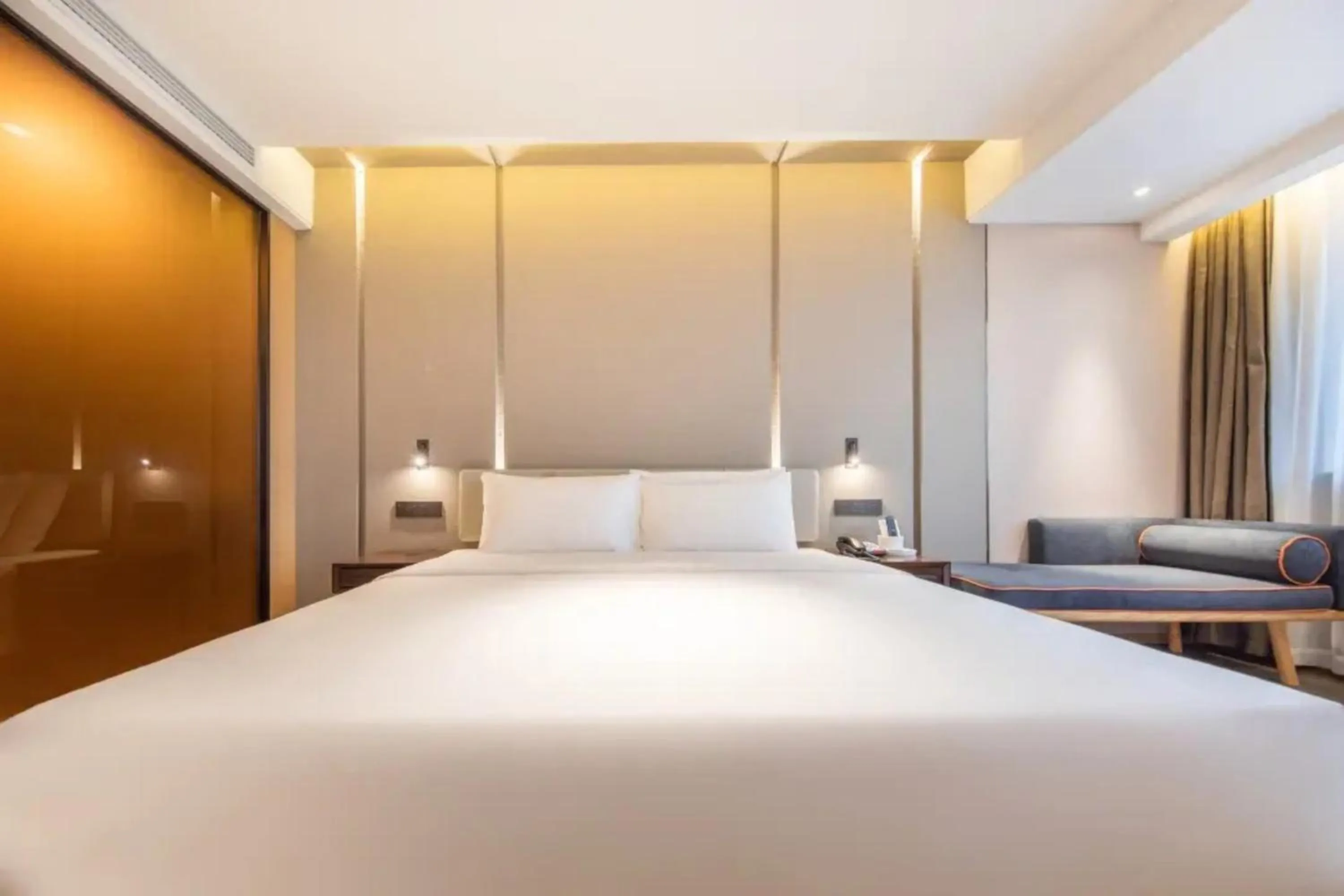 Bed in Atour Hotel Shanghai Caohejing