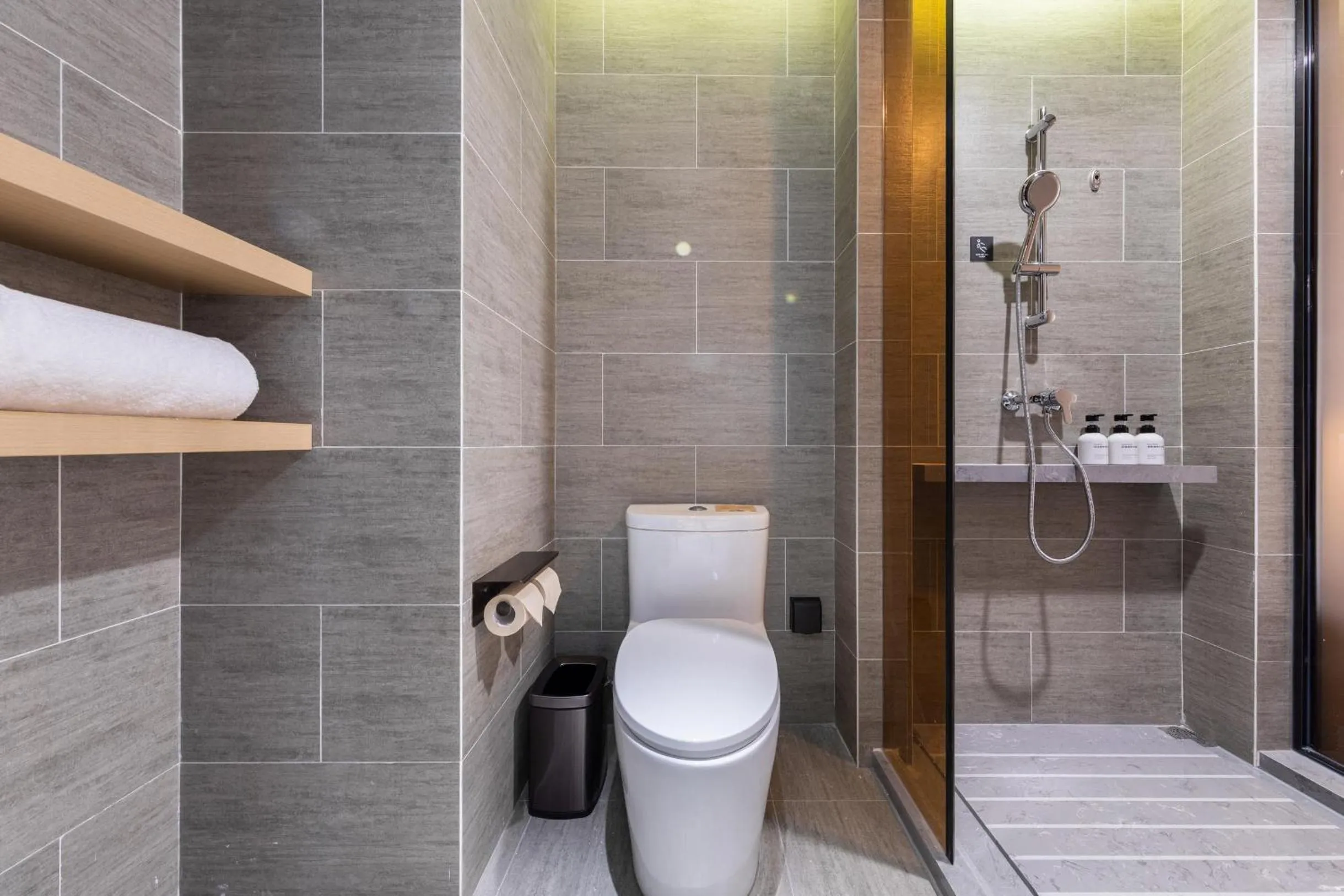 Toilet in Atour Hotel Shanghai Caohejing