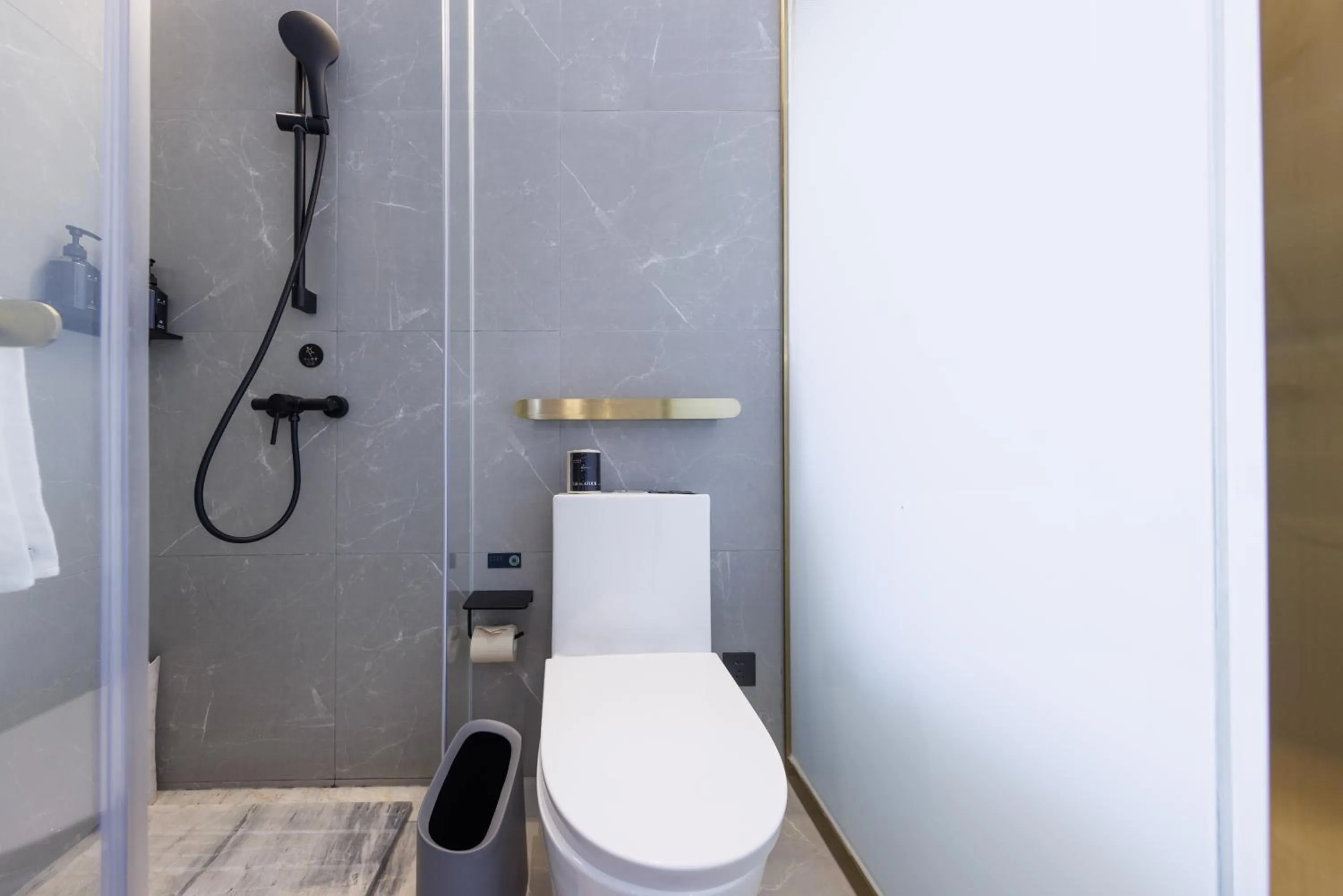 Atour Light Hotel Zhuguang Road Hongqiao National Exhibition and Convention Center