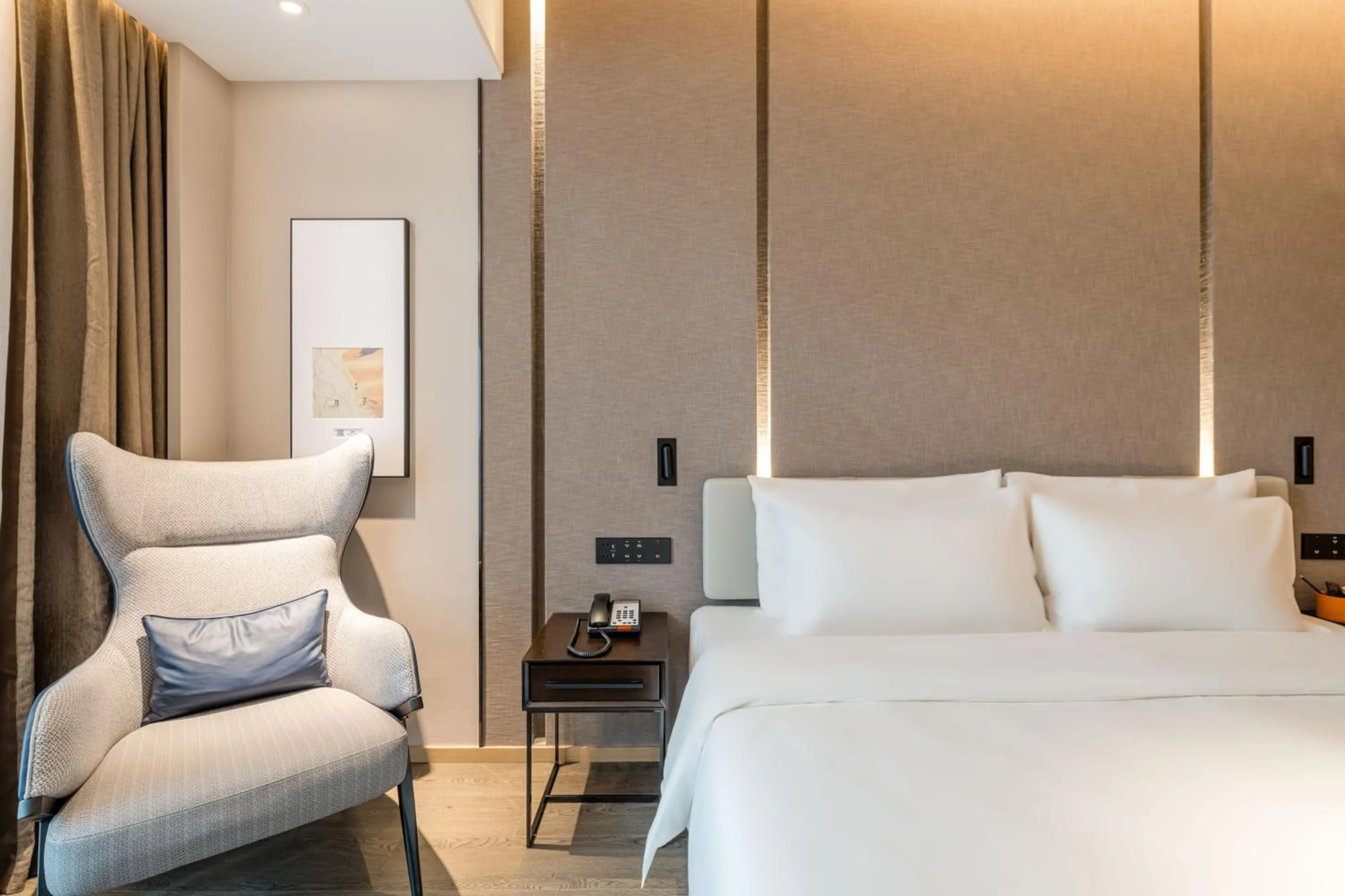 Bed in Atour Hotel Hangzhou Qianjiang Century City International Expo Center