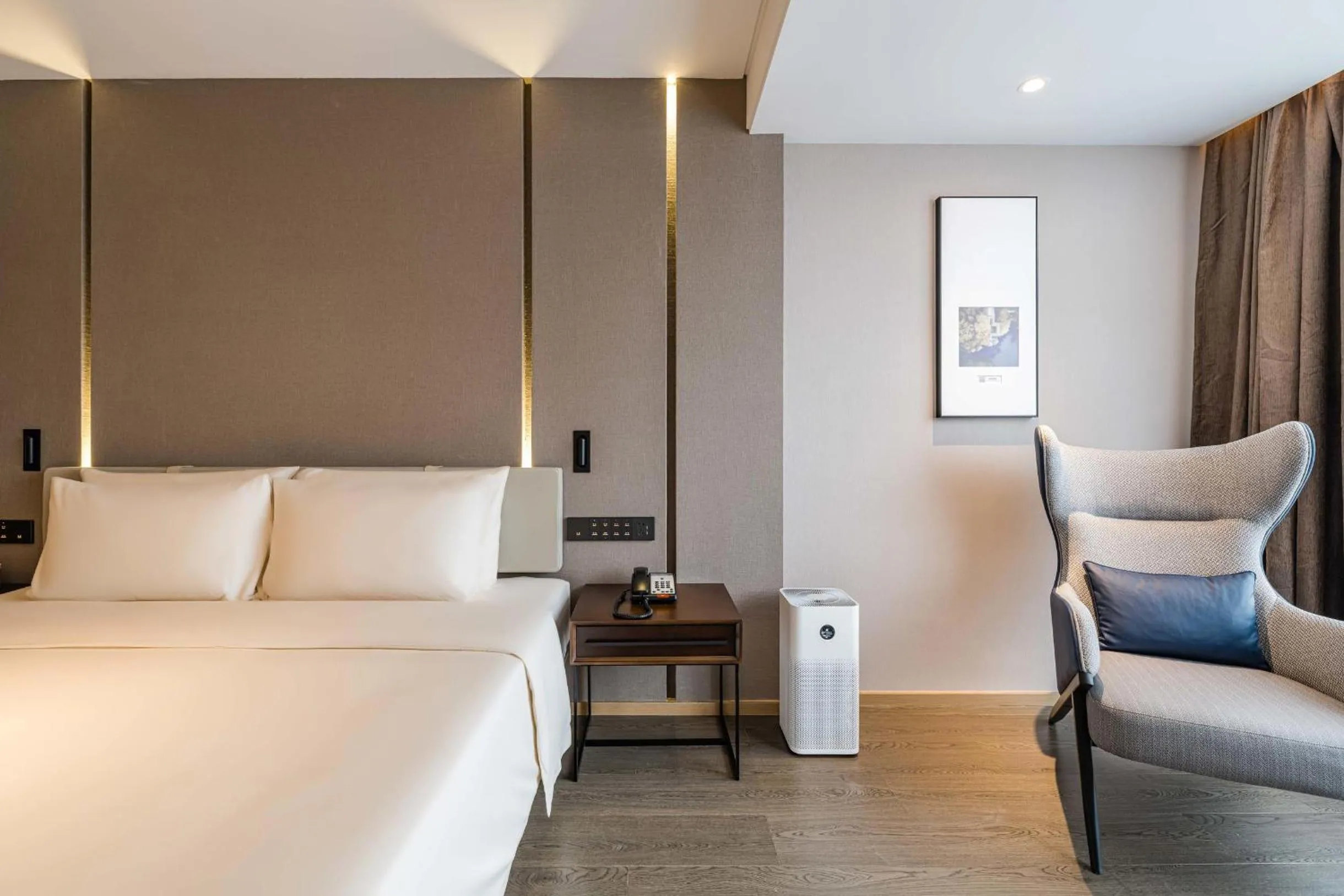 Bed in Atour Hotel Hangzhou Huanglong Wanke Xueyuan Road