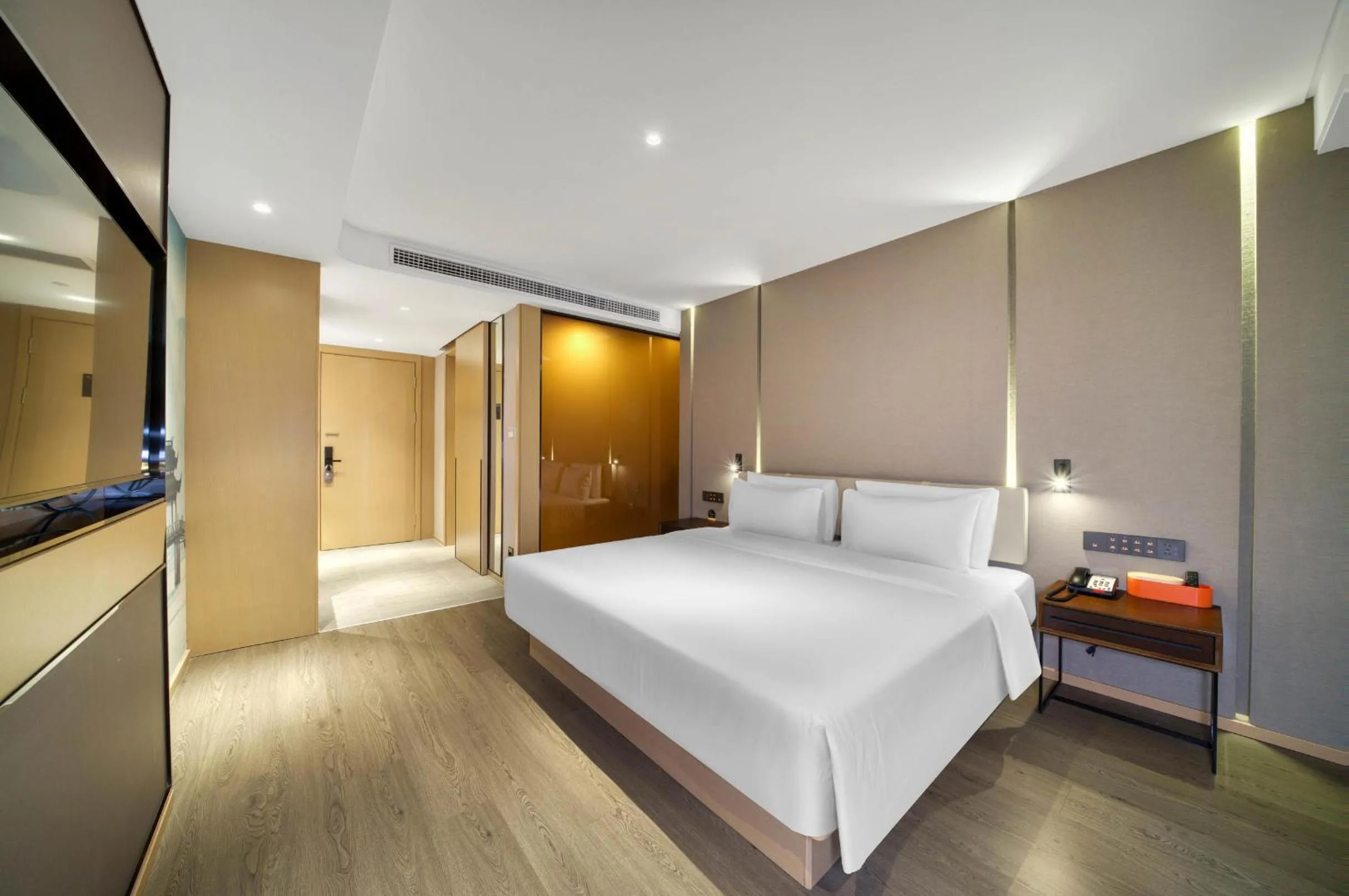 Bed in Atour Hotel Hangzhou Huanglong Wanke Xueyuan Road