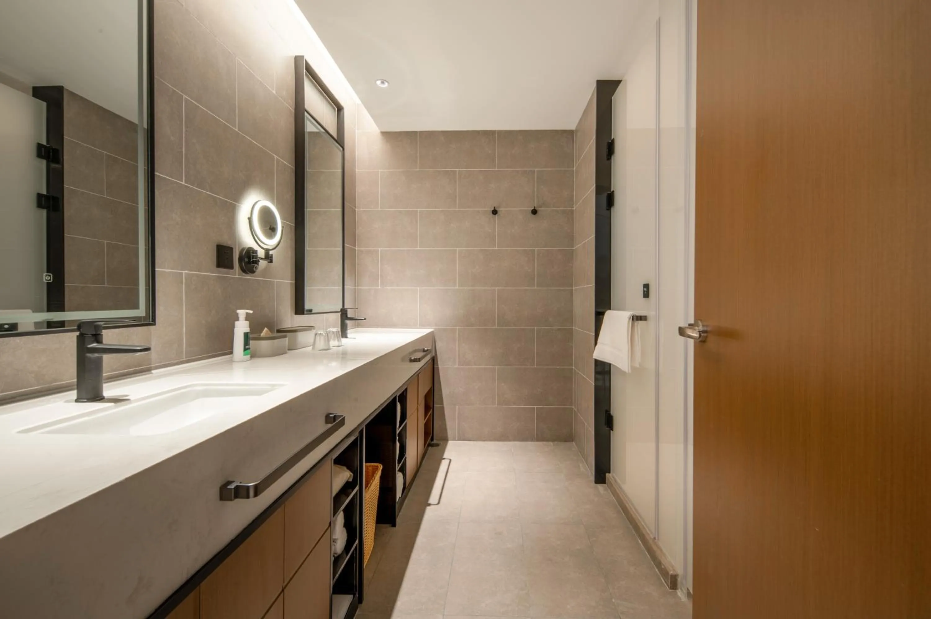 Atour Hotel Hangzhou East Railway Station East Square