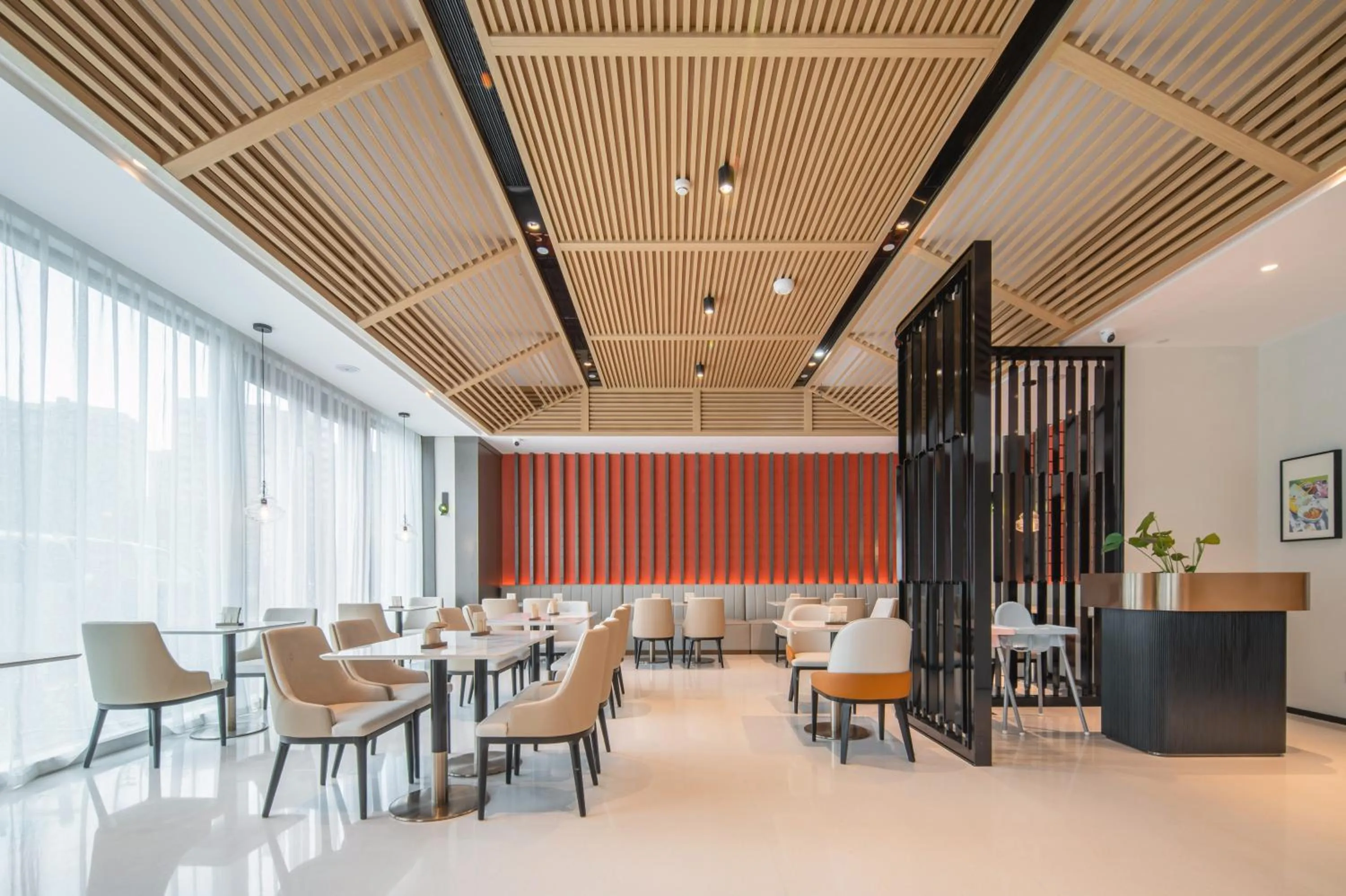 Restaurant/places to eat in Atour Hotel Hangzhou East Railway Station East Square