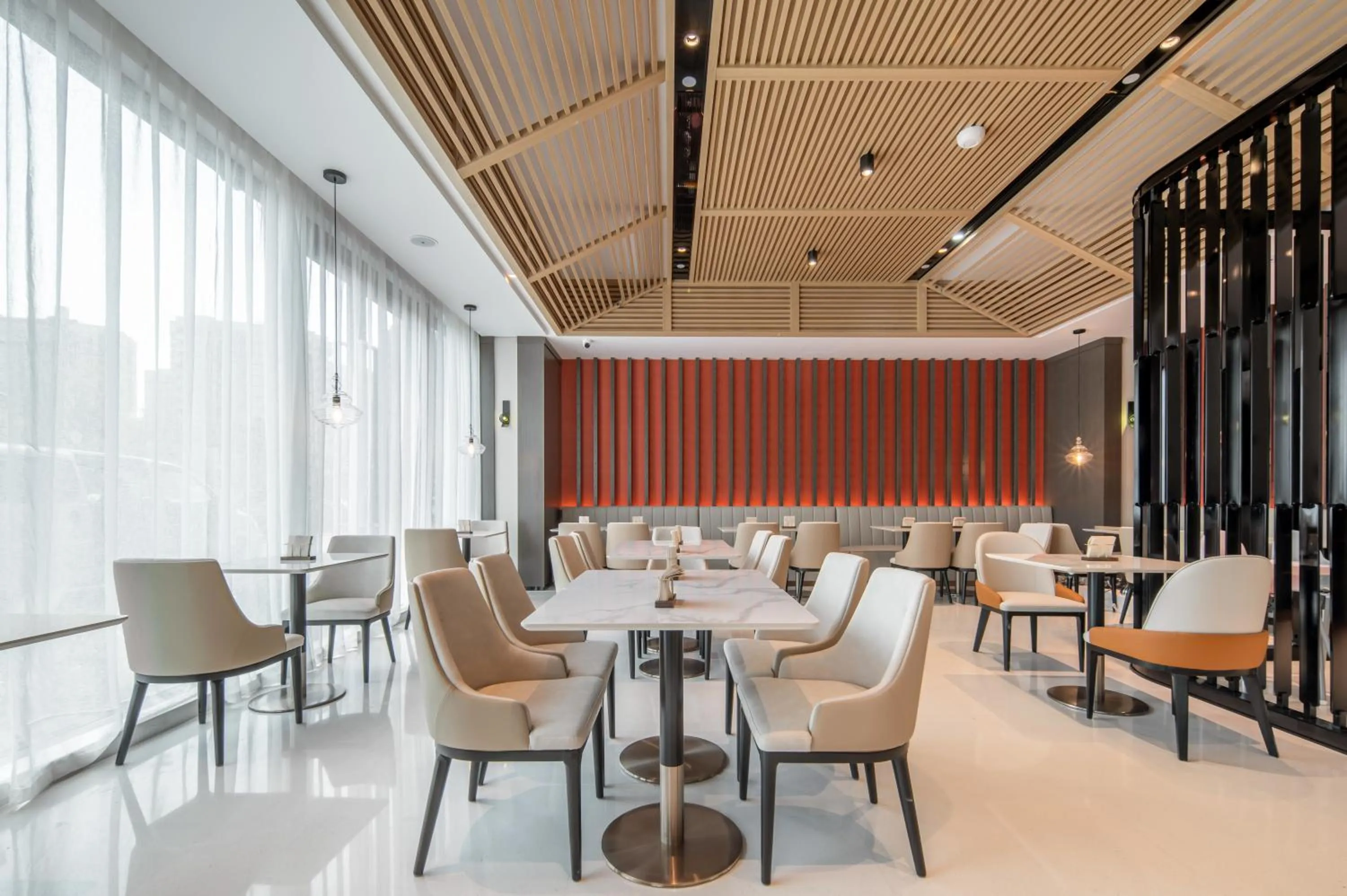 Restaurant/places to eat in Atour Hotel Hangzhou East Railway Station East Square