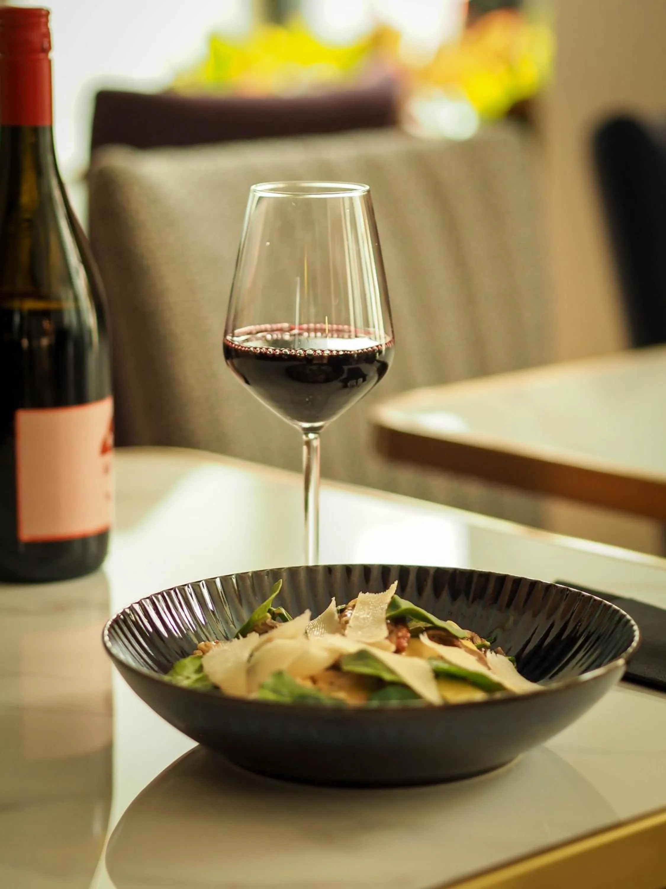 Restaurant/places to eat in Carvala Boutique Apartments