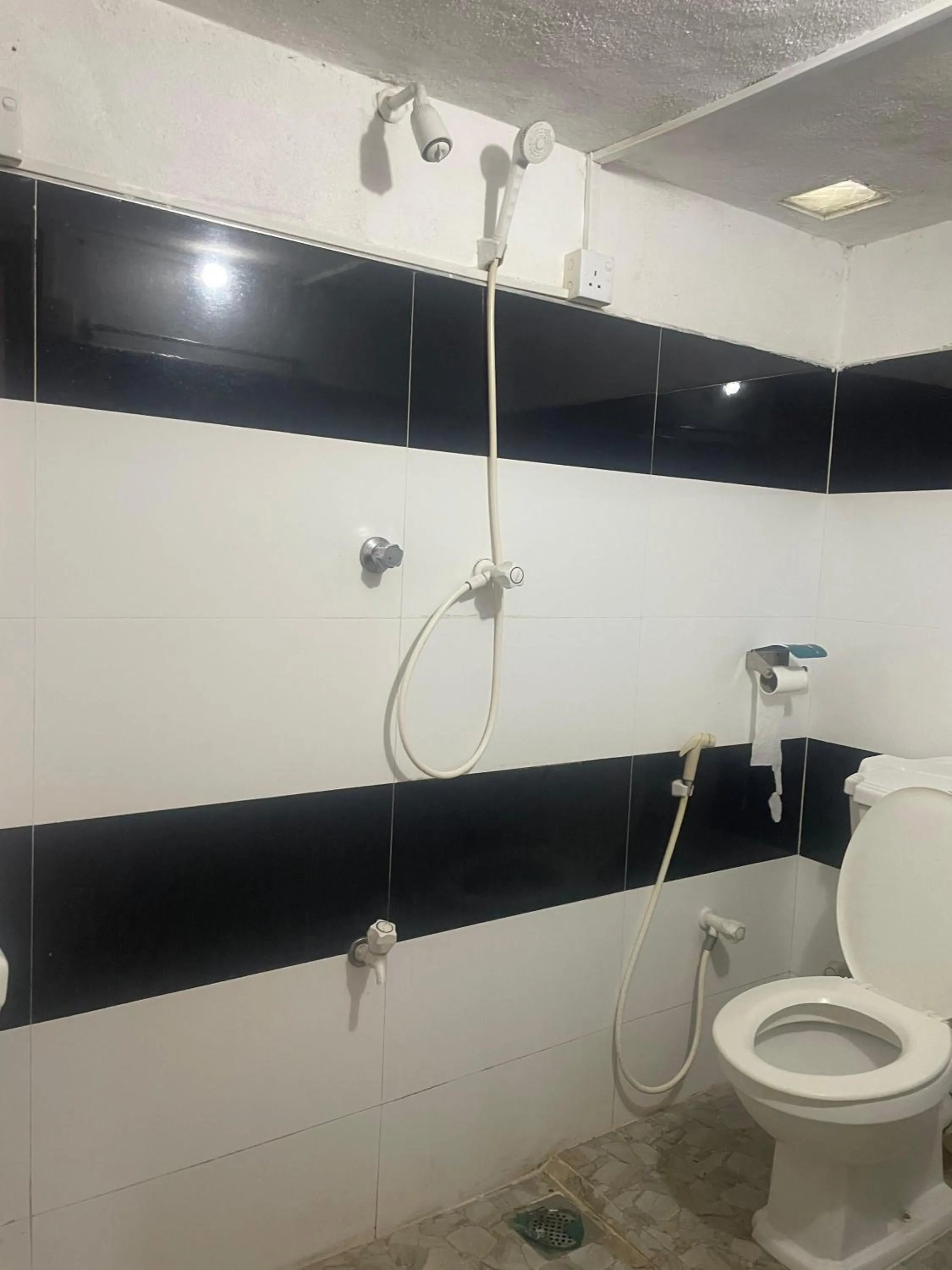 Bathroom in Ananda Home Stay and Restaurant