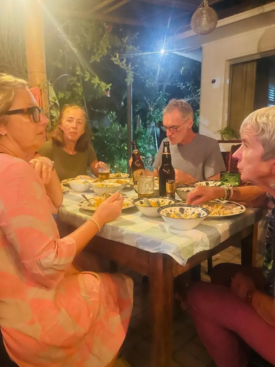 Restaurant/places to eat in Ananda Home Stay and Restaurant