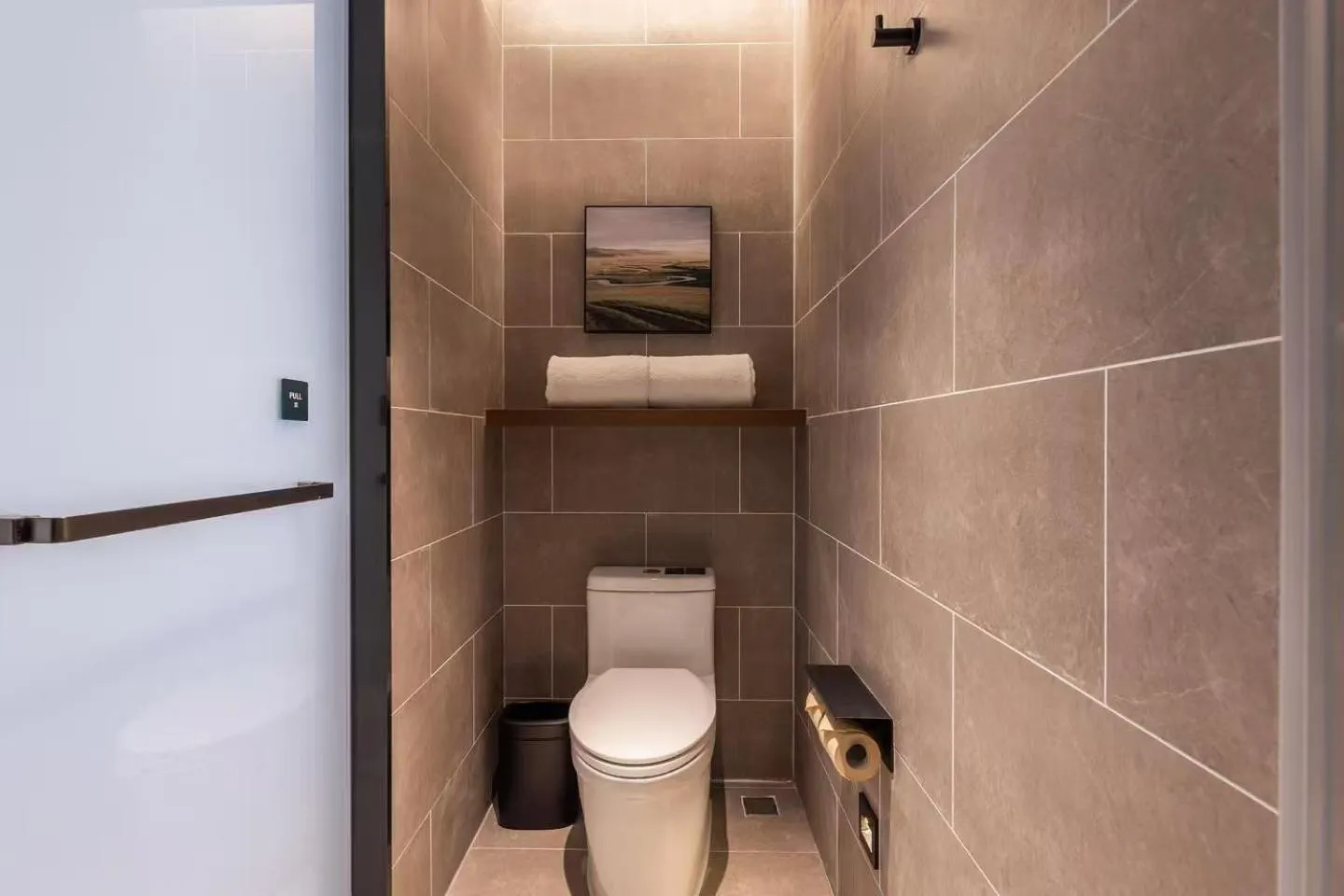 Toilet in Atour Hotel Hangzhou Xiaoshan South Railway Station Xiaoshan Road