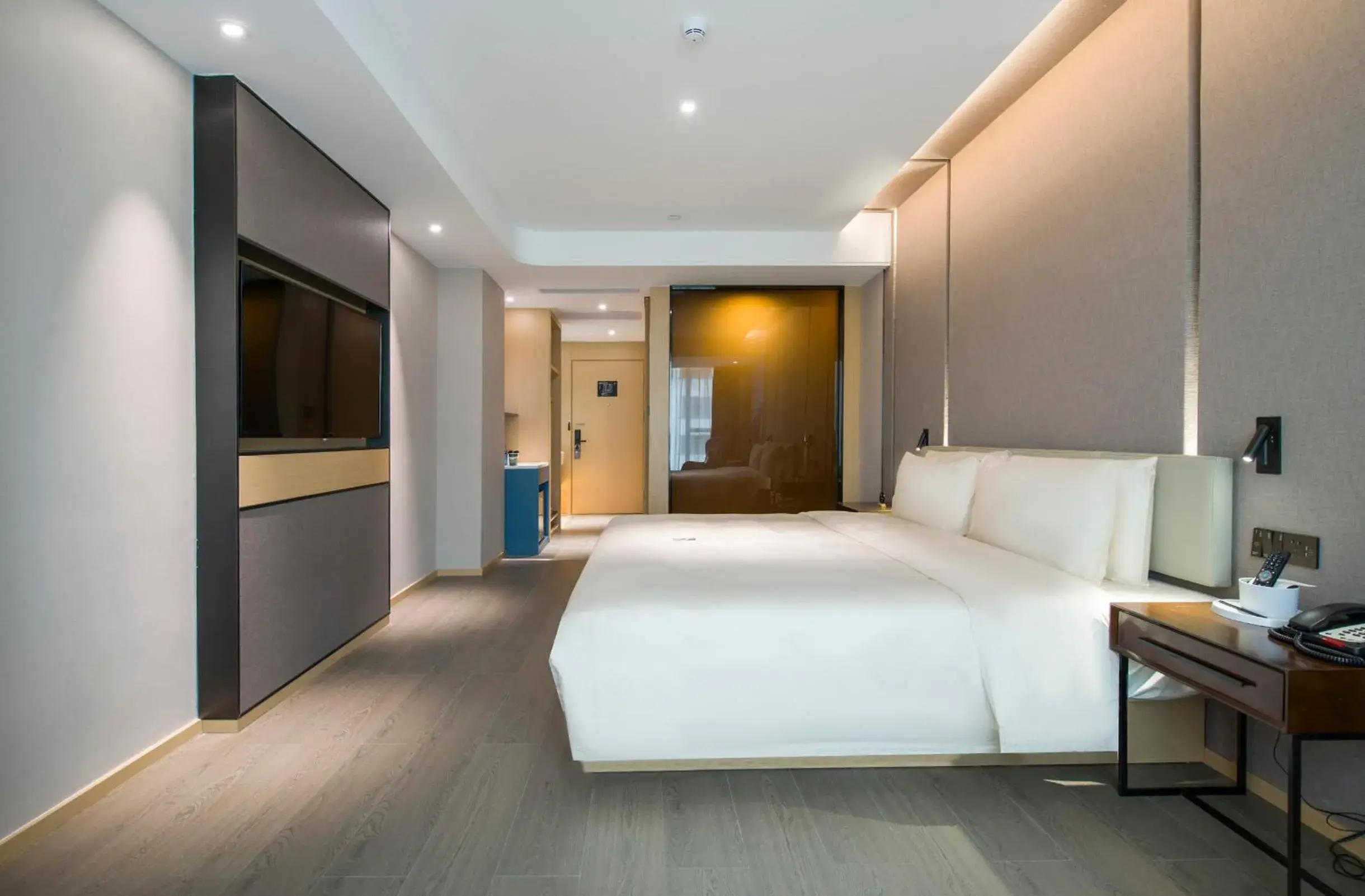 Property building, Bed in Atour Hotel Guangzhou Sanyuanli-Guangzhou Baiyun Railway-Fiee Self-Service Laundry Property building, Bed in Atour Hotel Guangzhou Sanyuanli-Guangzhou Baiyun Railway-Fiee Self-Service Laundry