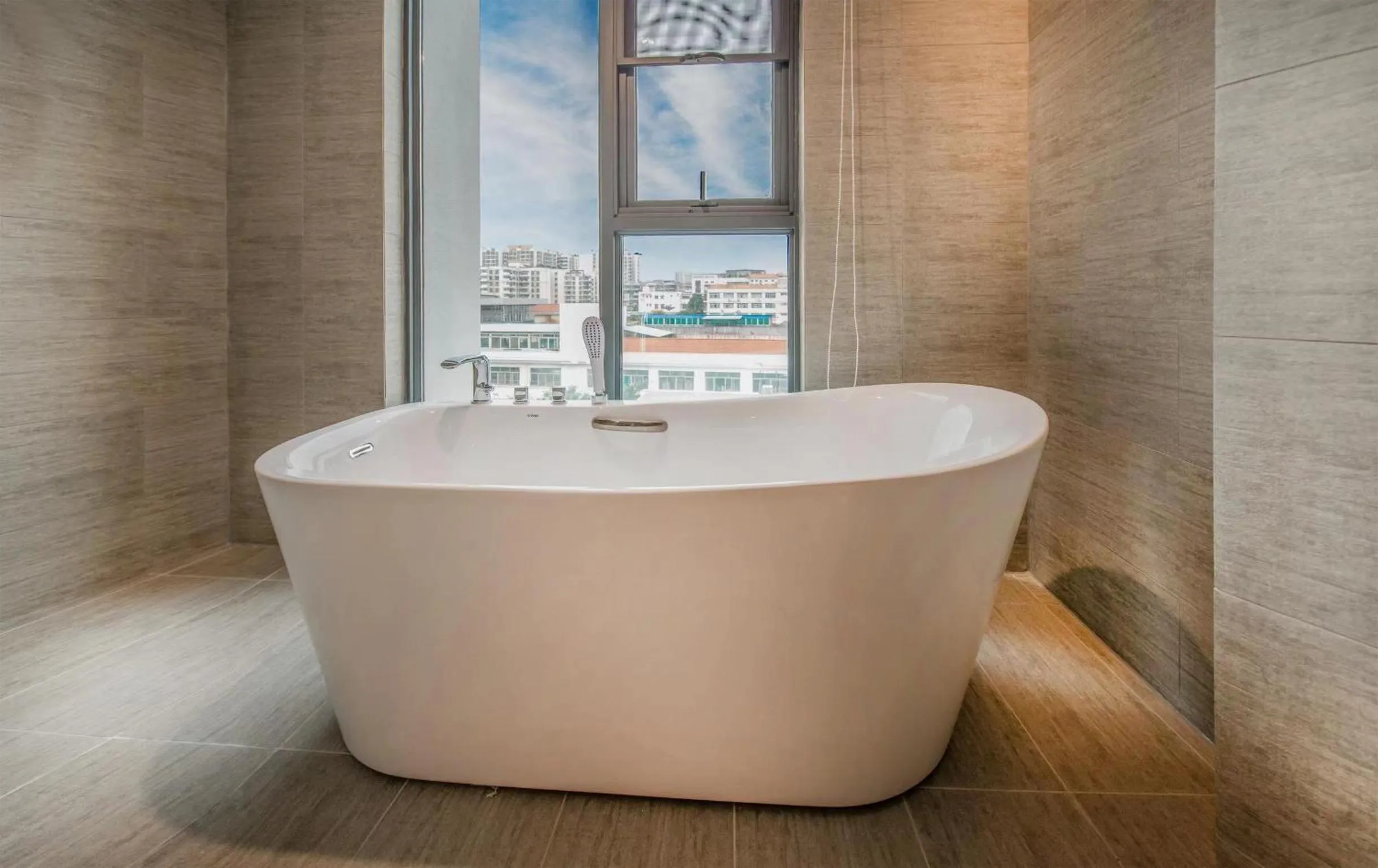 Bath in Atour Hotel Guangzhou Sanyuanli-Guangzhou Baiyun Railway-Fiee Self-Service Laundry