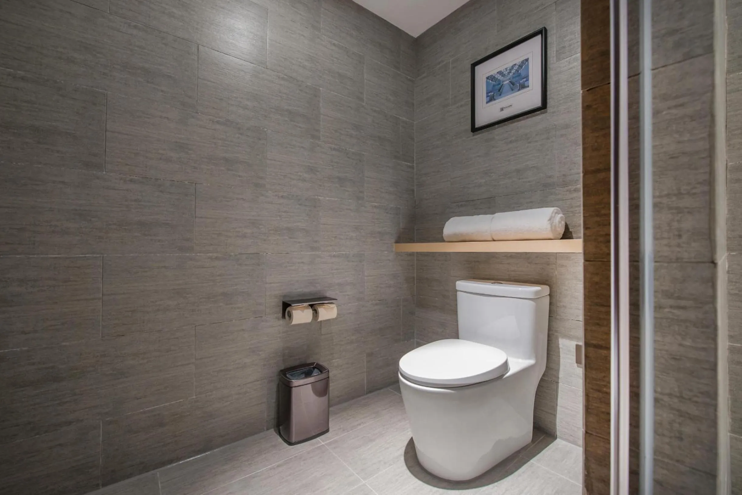 Toilet in Atour Hotel Guangzhou Sanyuanli-Guangzhou Baiyun Railway-Fiee Self-Service Laundry