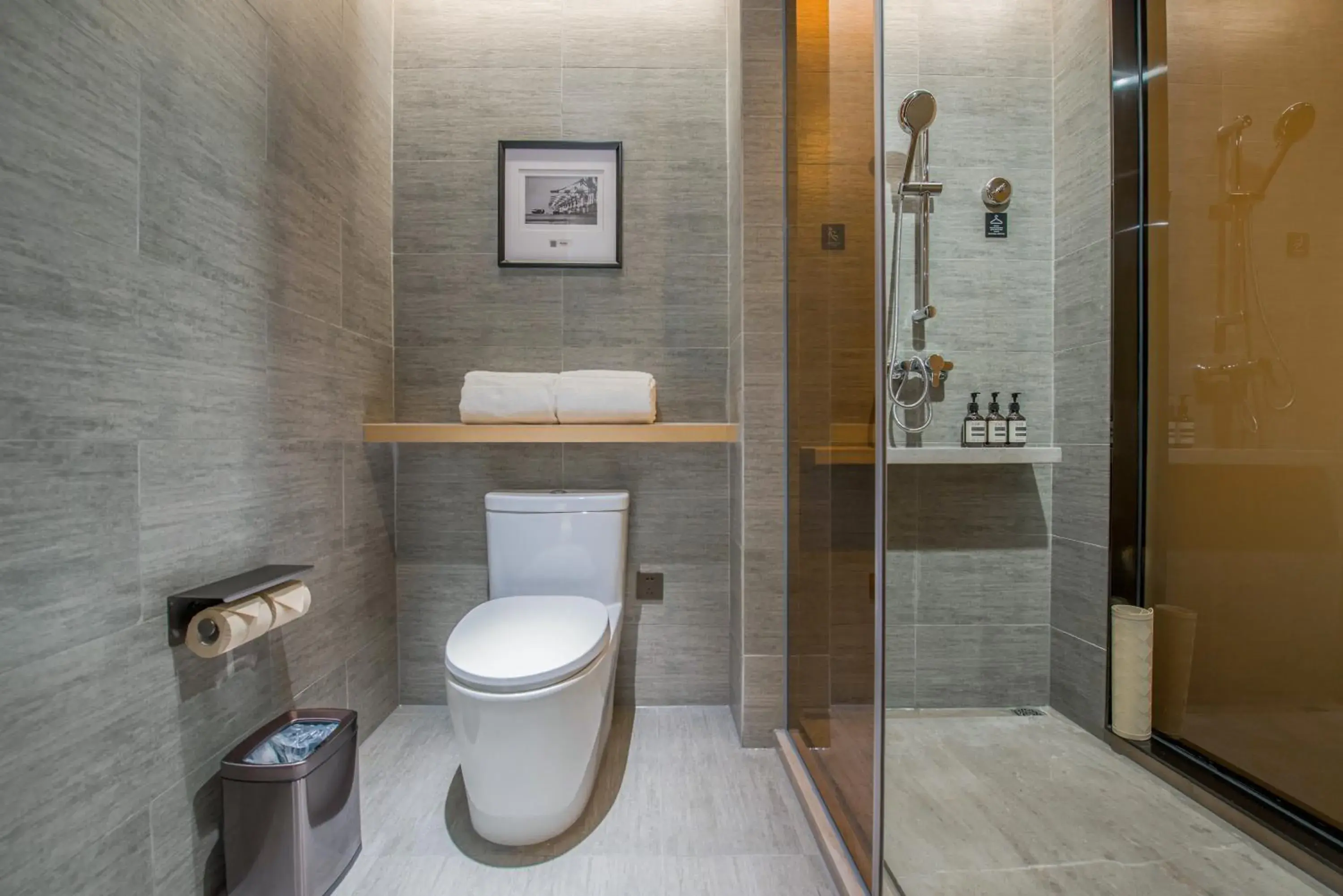 Property building in Atour Hotel Guangzhou Sanyuanli-Guangzhou Baiyun Railway-Fiee Self-Service Laundry Property building in Atour Hotel Guangzhou Sanyuanli-Guangzhou Baiyun Railway-Fiee Self-Service Laundry