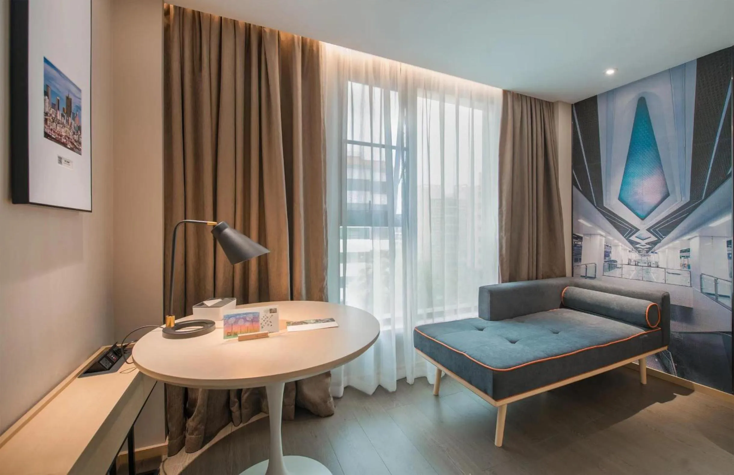 Photo of the whole room, Bed in Atour Hotel Guangzhou Sanyuanli-Guangzhou Baiyun Railway-Fiee Self-Service Laundry