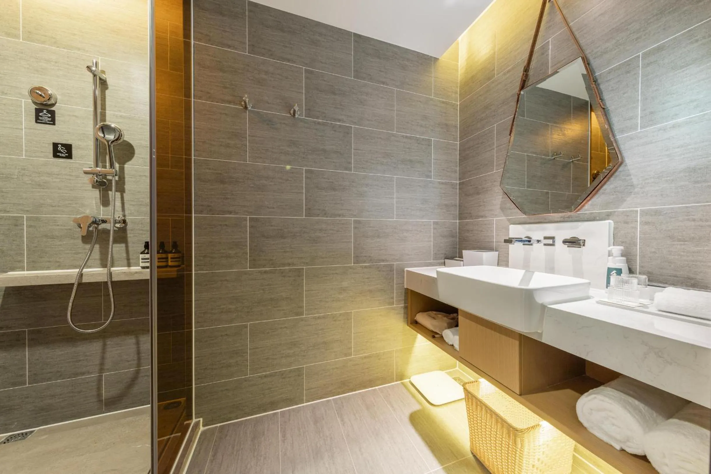 Shower in Atour Hotel Guangzhou Huangpu Luogang Science City