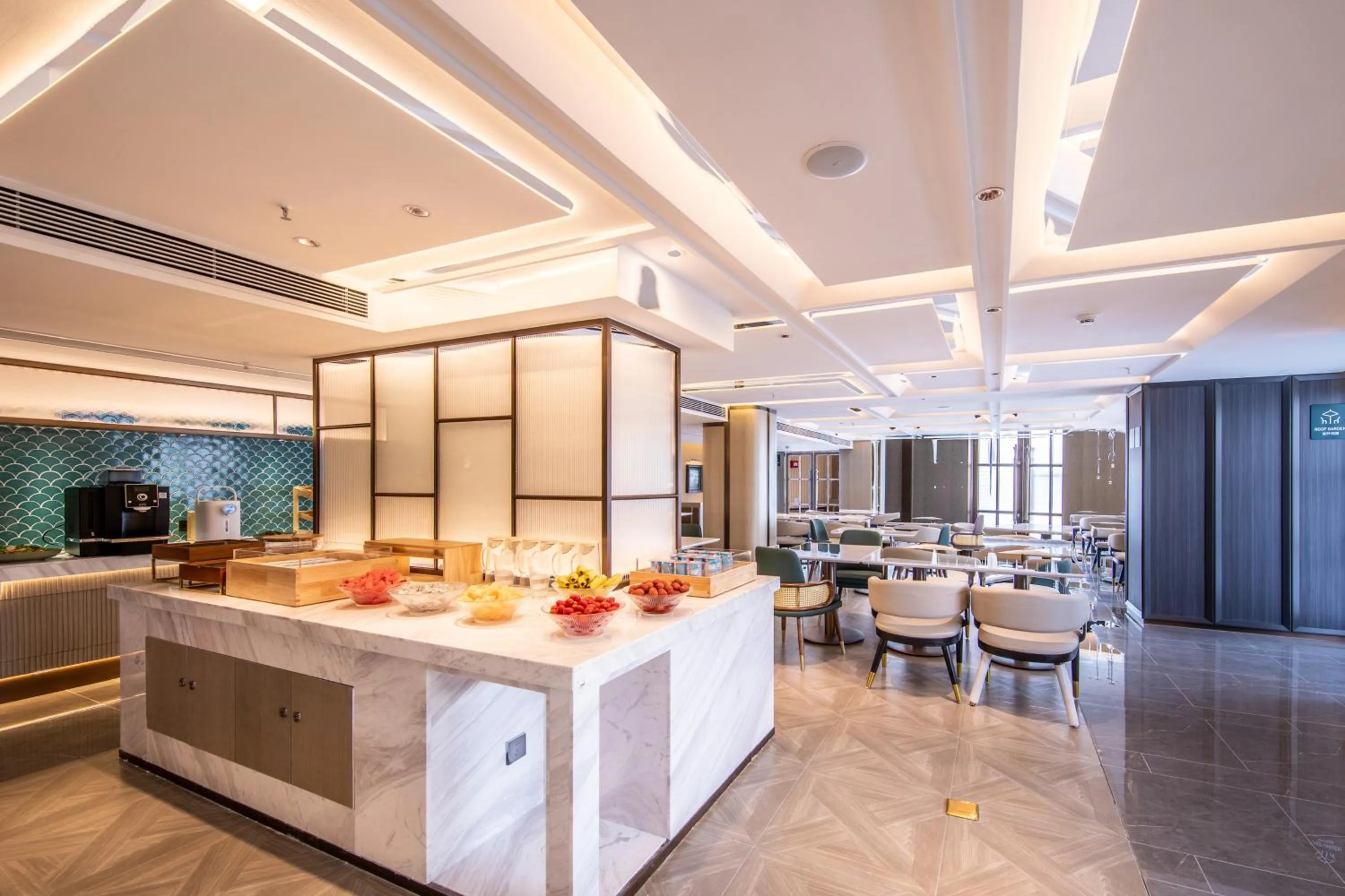 Restaurant/places to eat in Atour Hotel Guangzhou Zhongcun Hanxi Changlong Metro Station