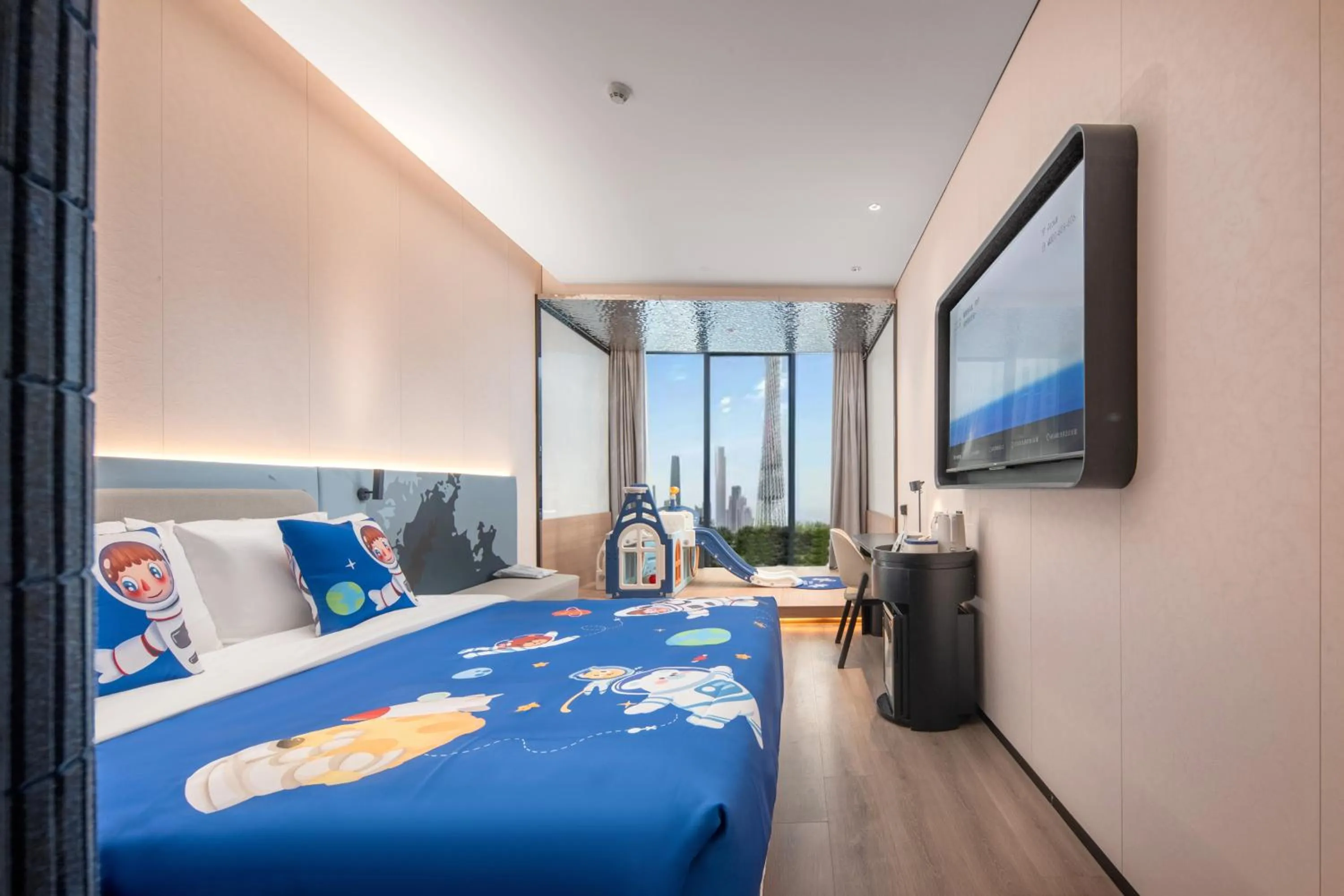 Bed in Atour Light Hotel Guangzhou Pazhou Exhibition Canton Tower Subway Station