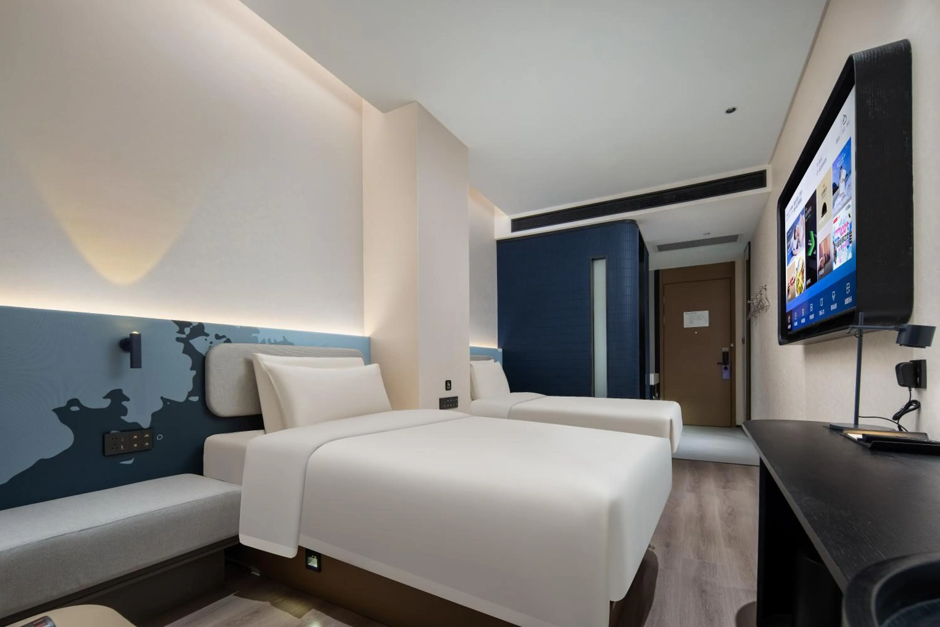 Bed in Atour Light Hotel Guangzhou Pazhou Exhibition Canton Tower Subway Station