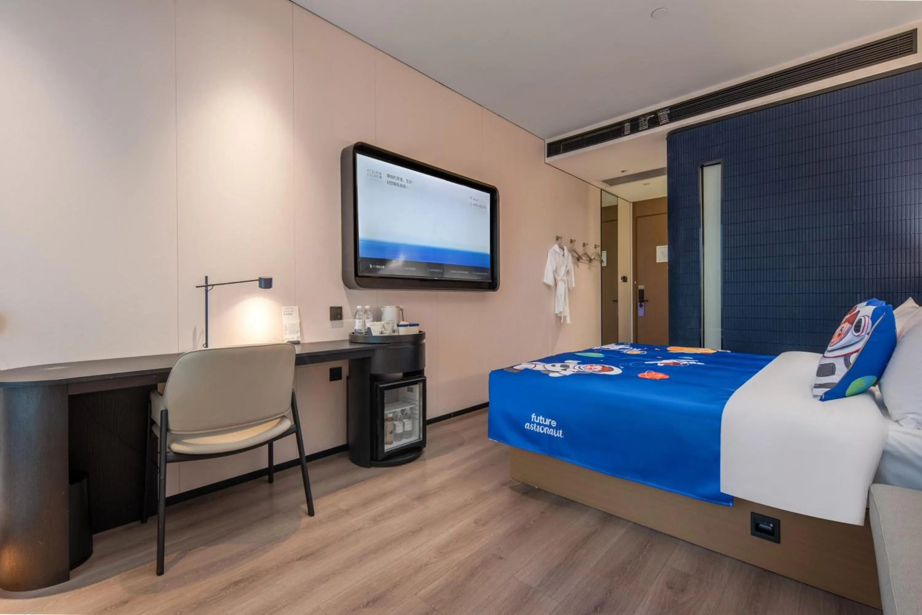 Bed in Atour Light Hotel Guangzhou Pazhou Exhibition Canton Tower Subway Station