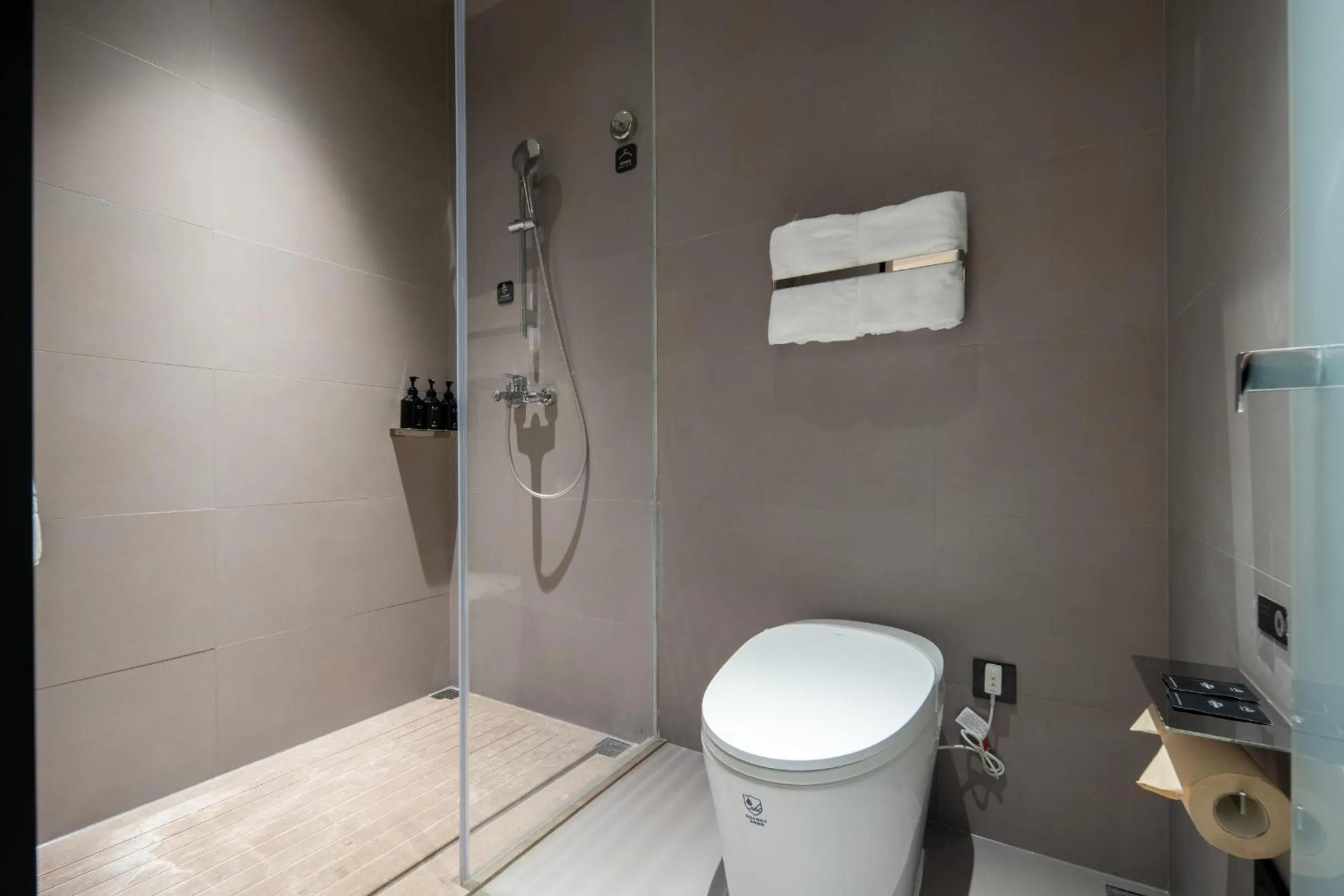 Shower in Atour Light Hotel Guangzhou Pazhou Exhibition Canton Tower Subway Station