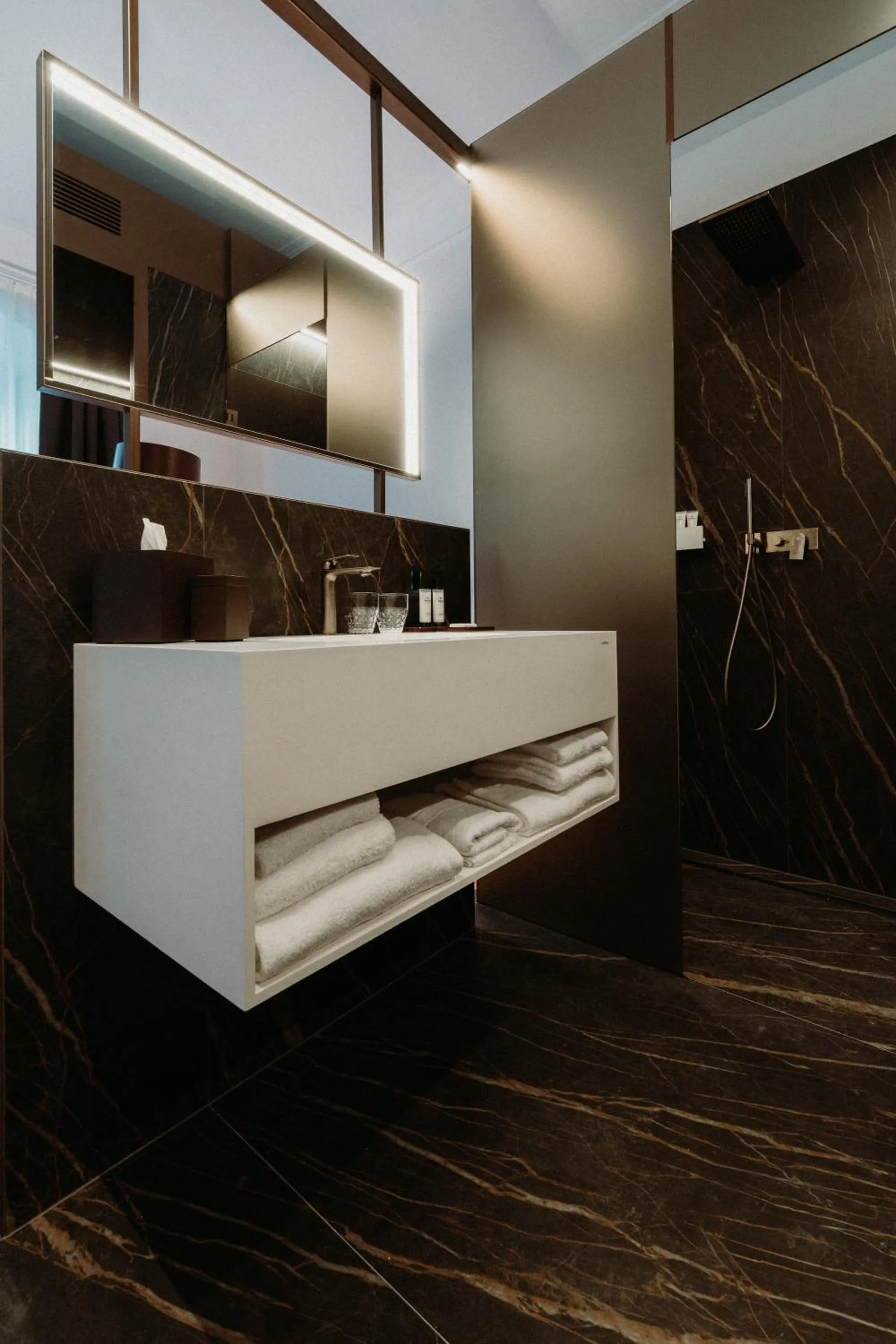 Bathroom in META SUITES historic city living