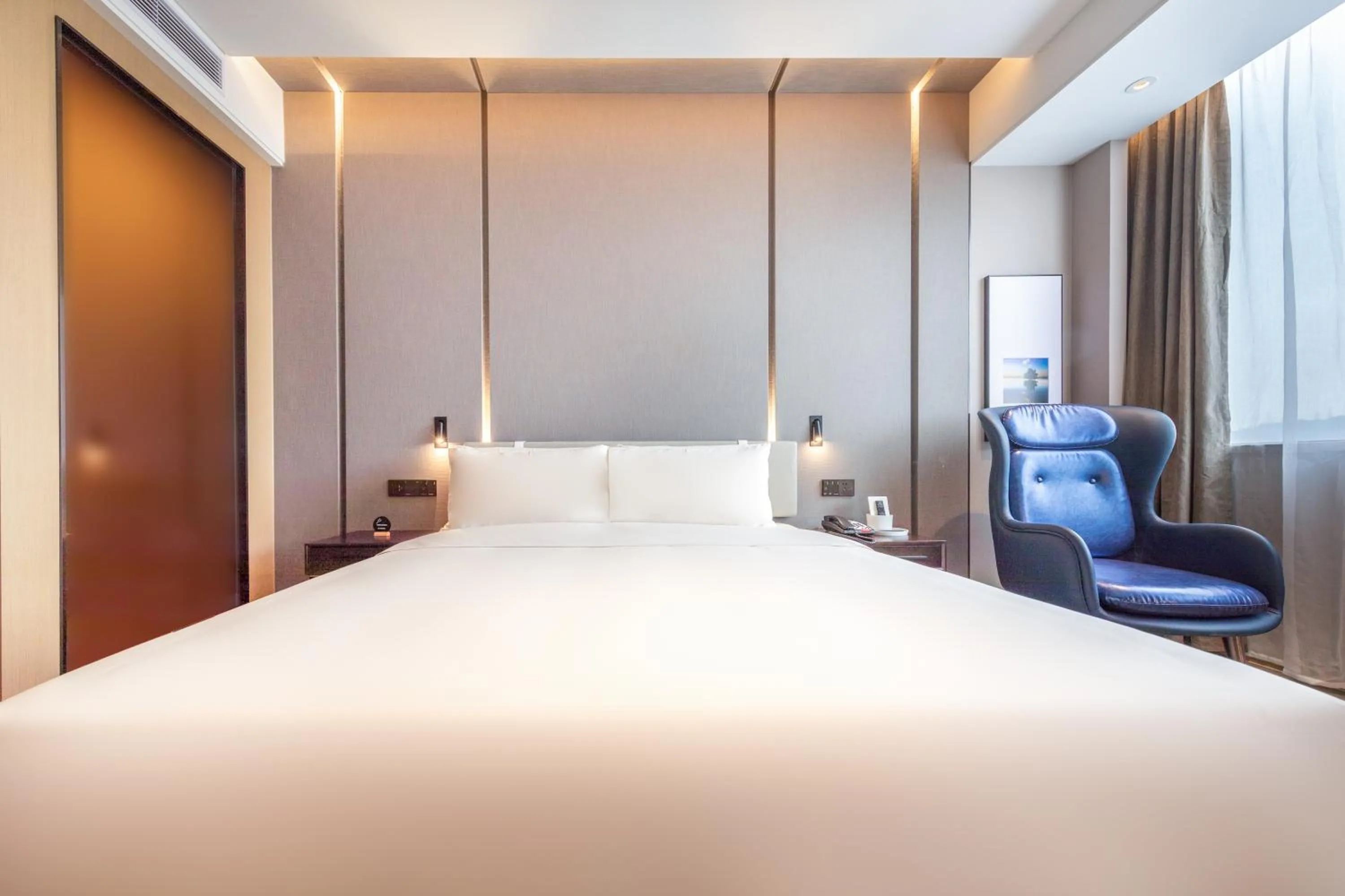 Bed in Atour Hotel Shenzhen Guangming New City