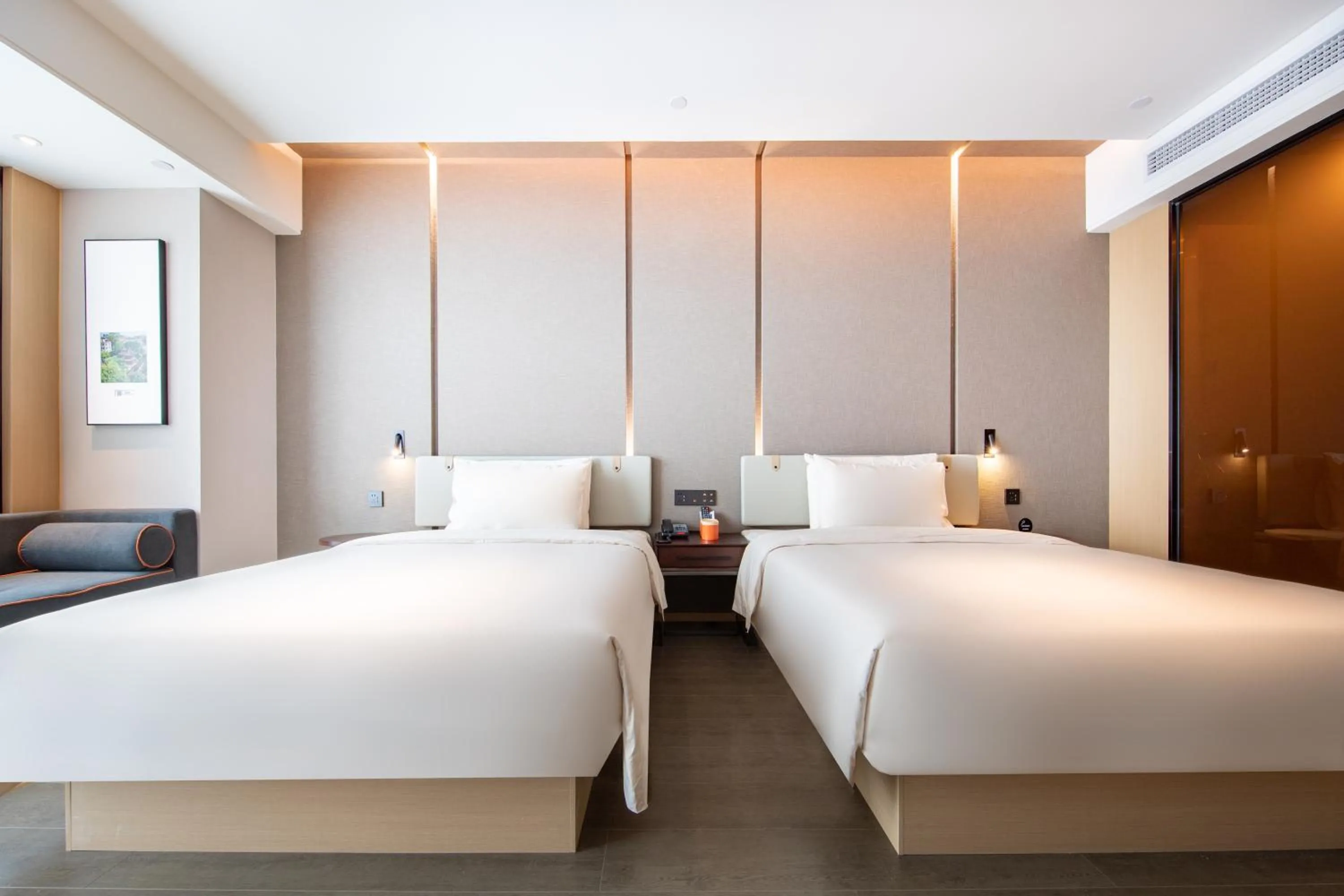 Photo of the whole room, Bed in Atour Hotel Foshan Shunde Happy Coast