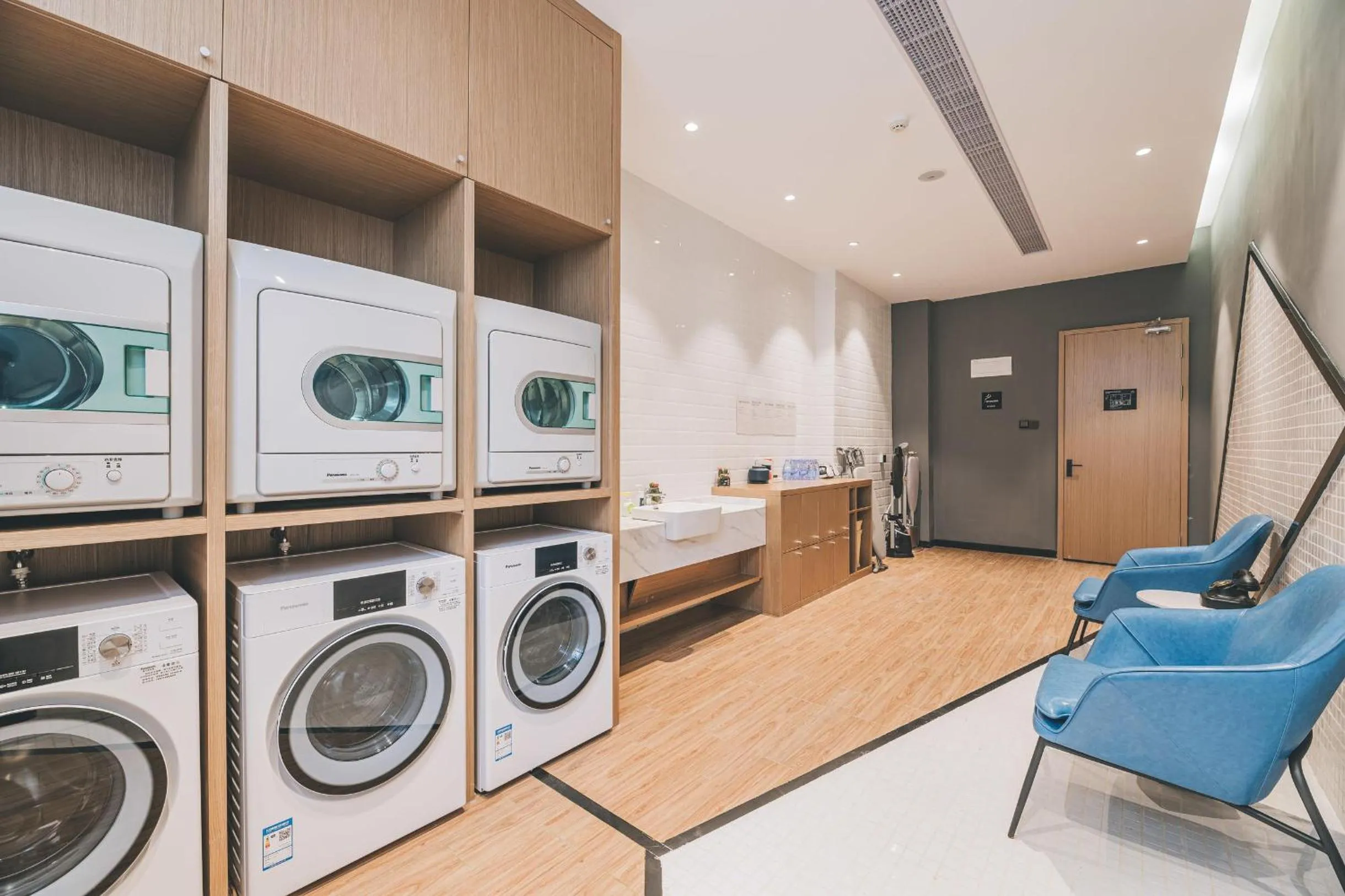 Atour Hotel Zhanjiang Renmin Avenue Dingsheng Plaza