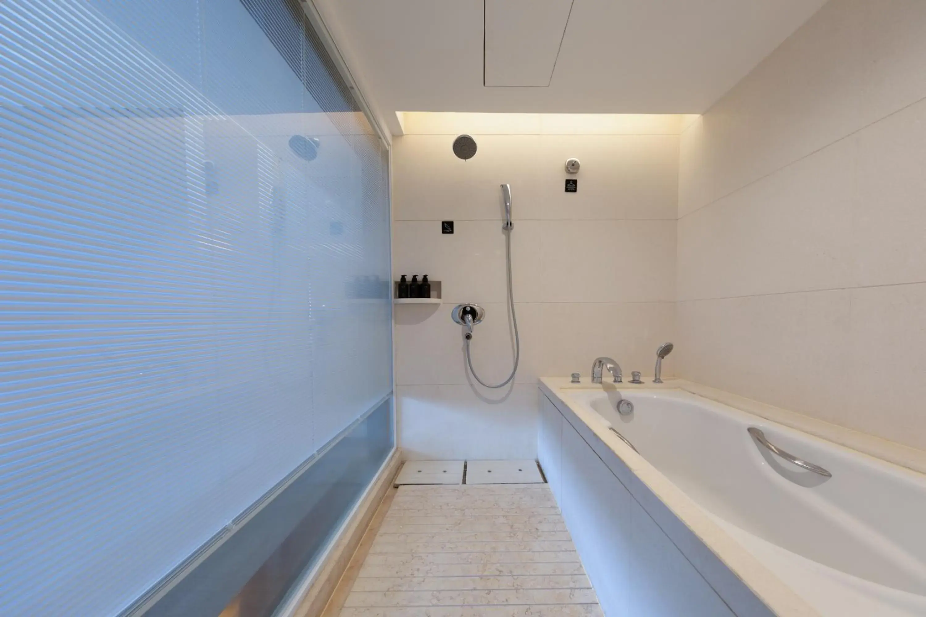 Bathroom in Atour X Hotel Huizhou Huiyang Municipal Plaza Bathroom in Atour X Hotel Huizhou Huiyang Municipal Plaza