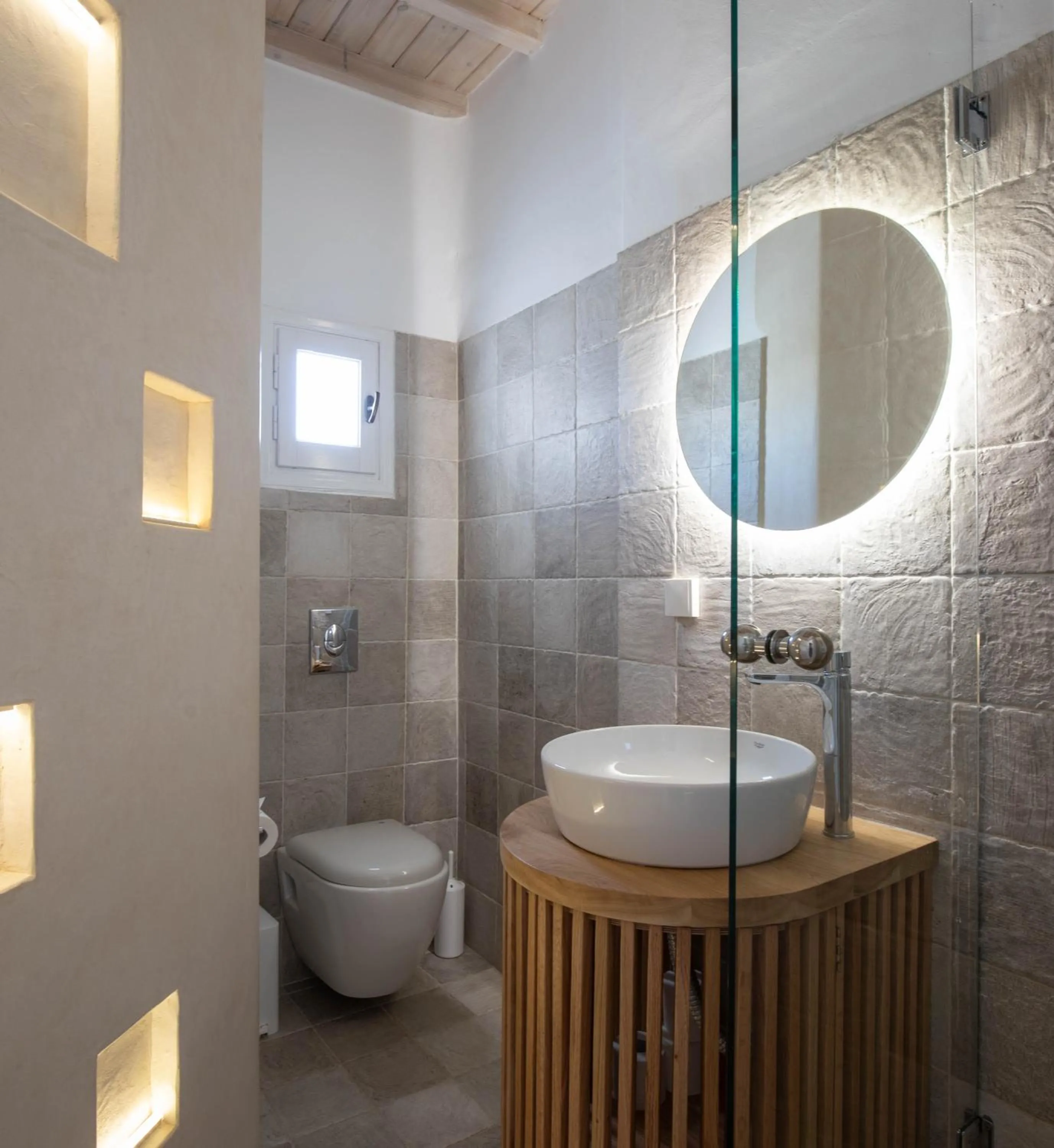 Shower in Pursue Your Day Dreams