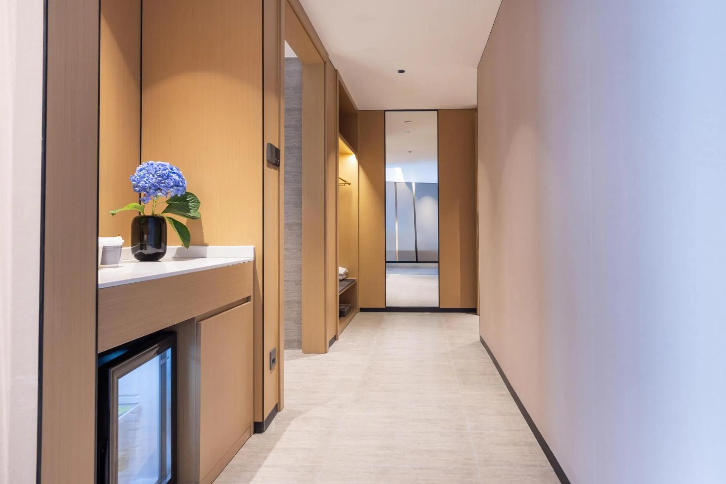 Atour Hotel Zhongshan Nantou Haiya Colorful City