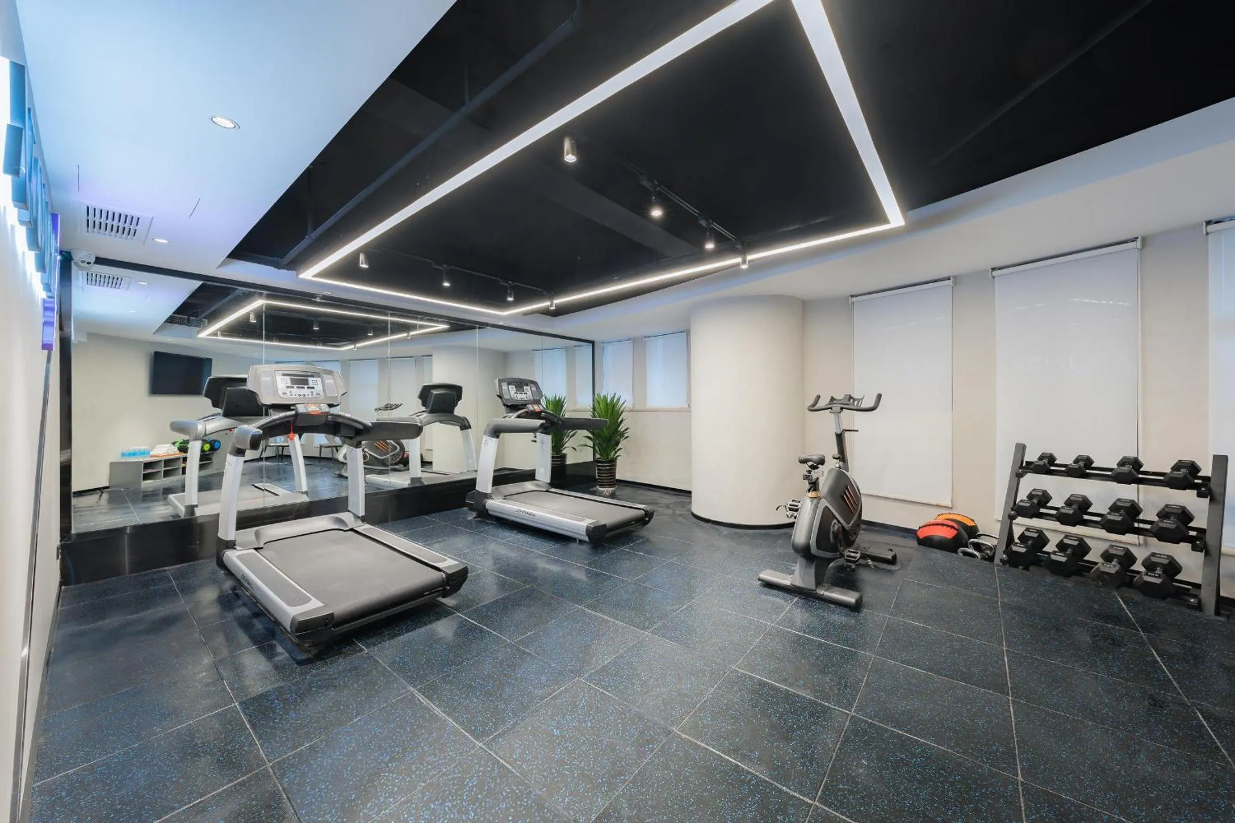 Fitness centre/facilities in Atour Hotel Chongqing North Railway Station