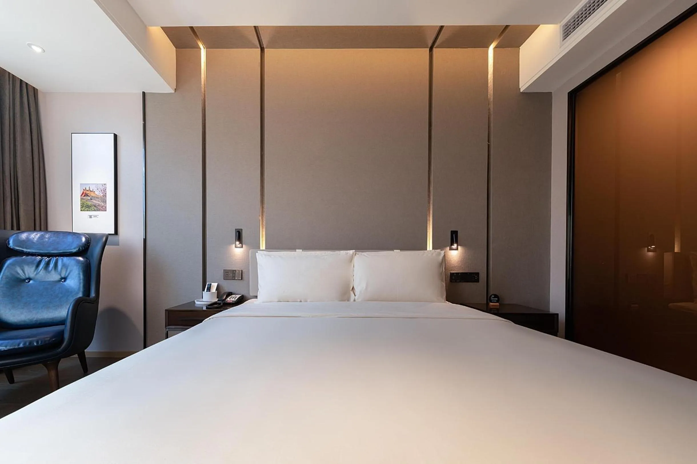 Bed in Atour Hotel Chengdu Chunxi Road Tianfu Square Subway Station