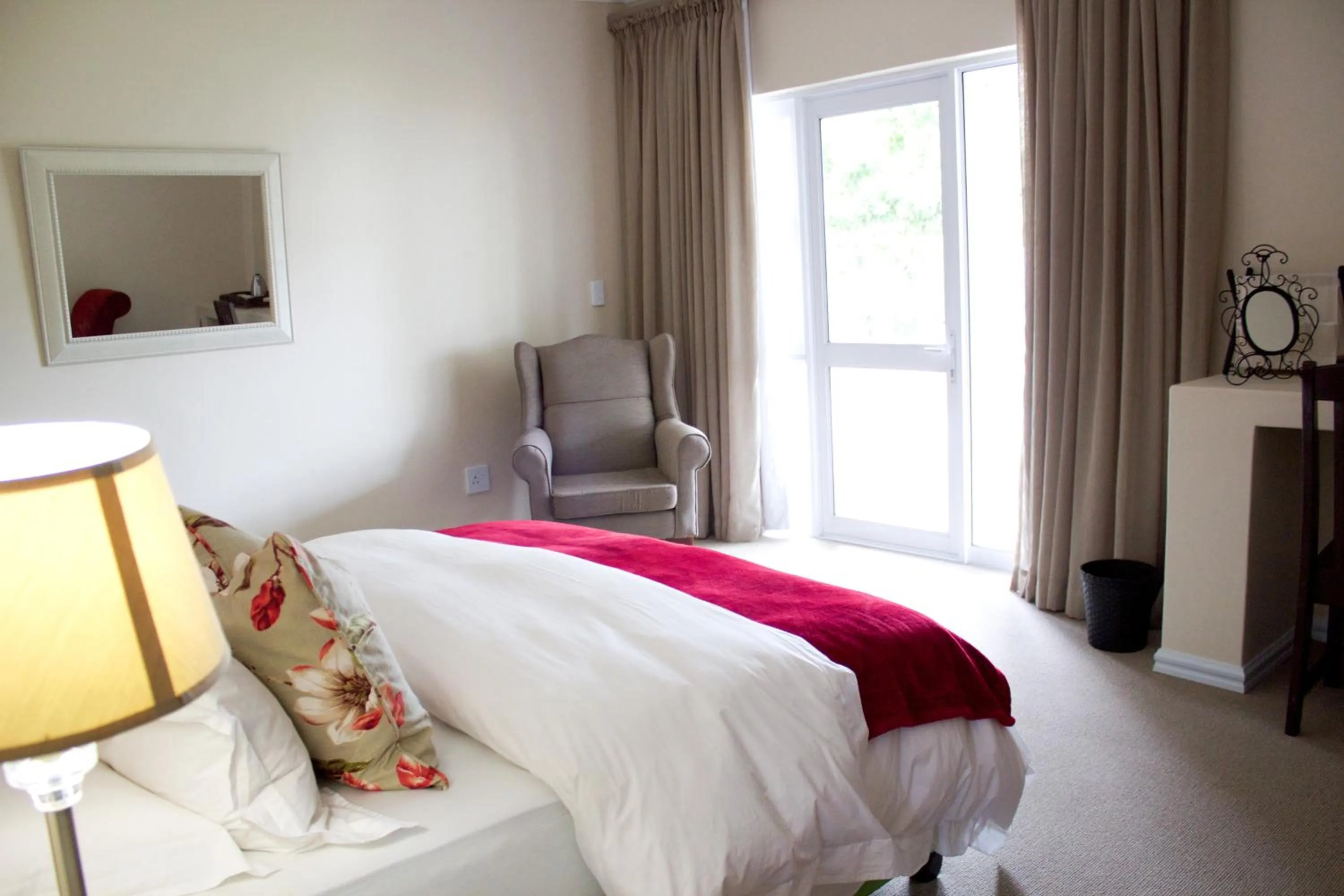 Bed in Nuwerus Lodge Paarl