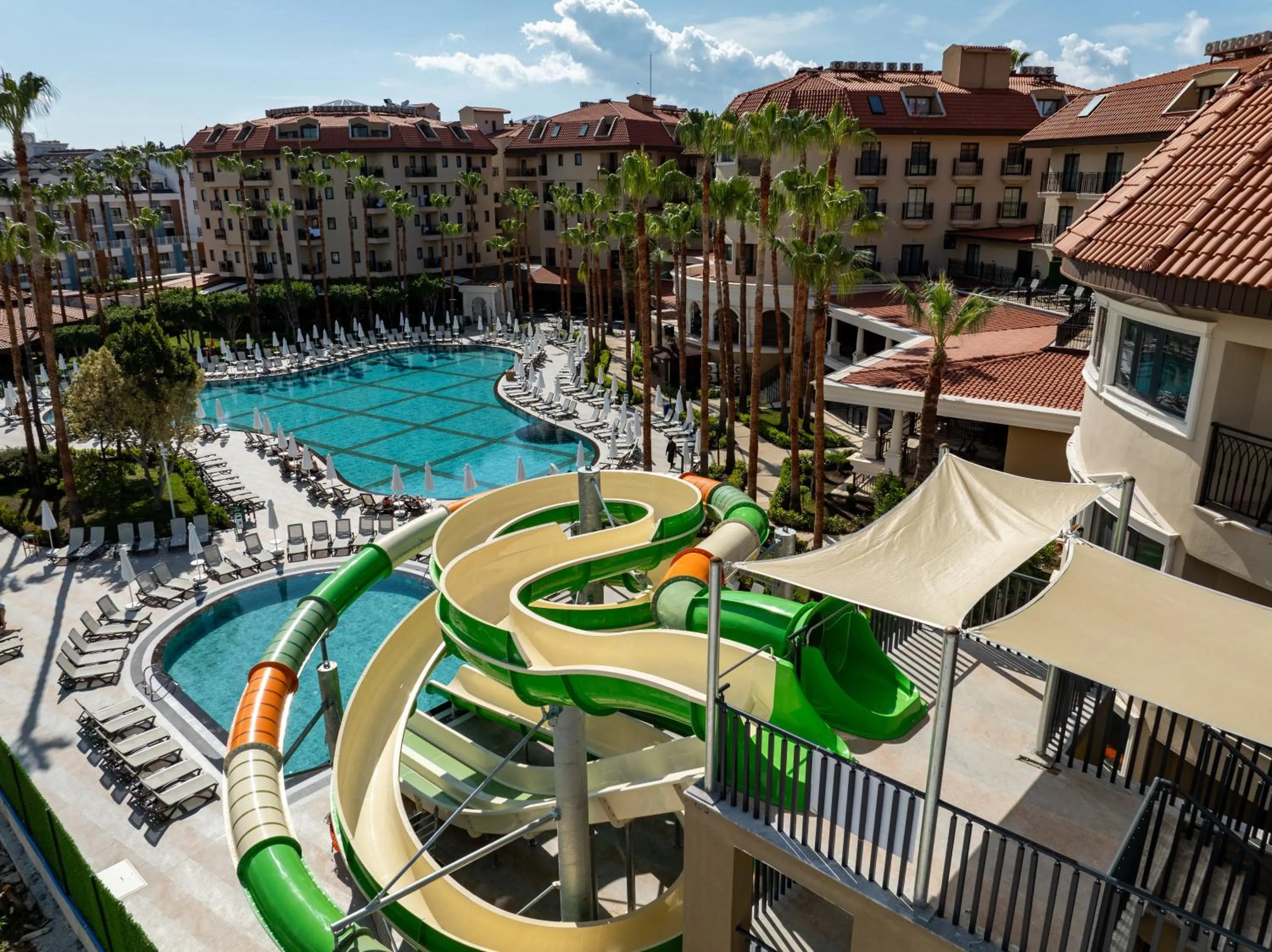 Swimming pool in Numa Club Side Hotel - Ultra All Inclusive