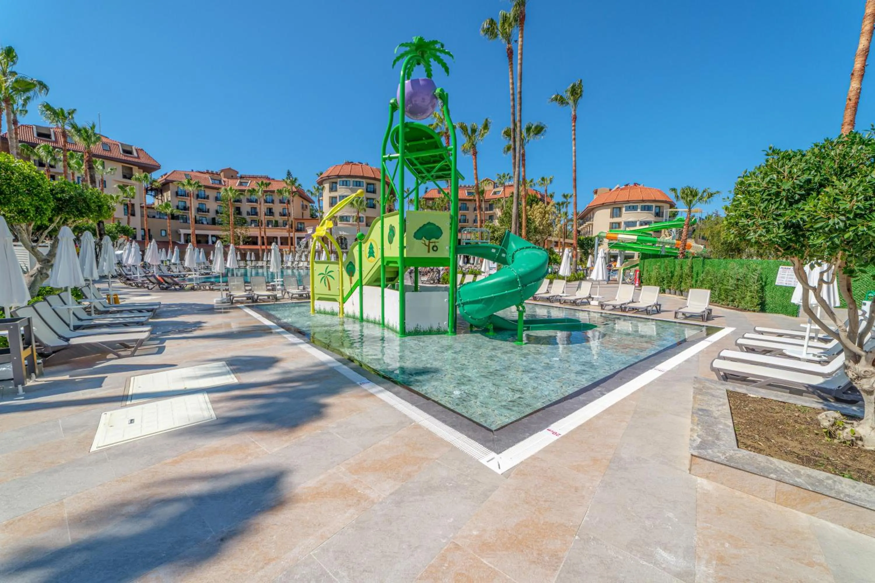 Swimming pool in Numa Club Side Hotel - Ultra All Inclusive