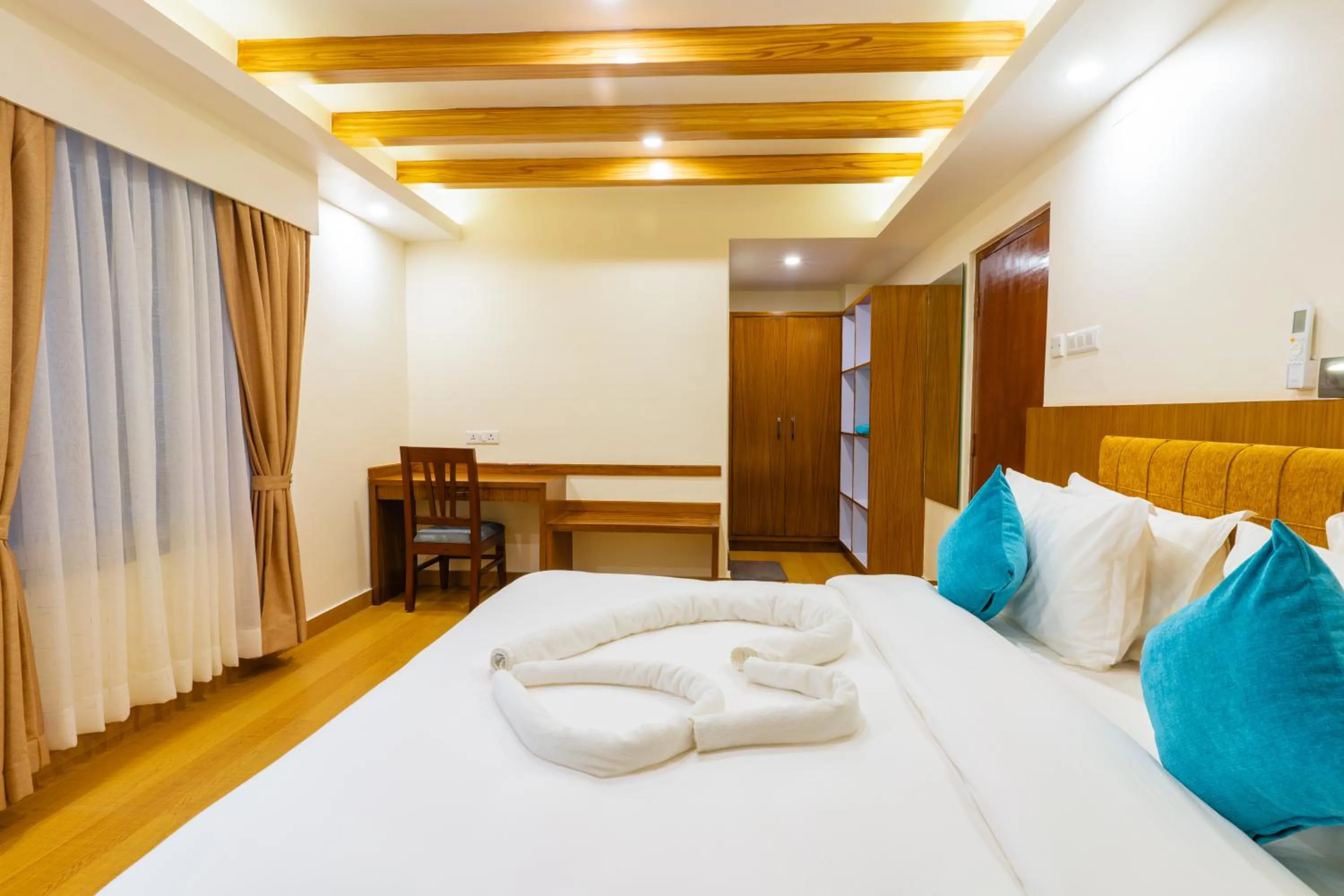 Bed in Pokhara Alpine and Springs