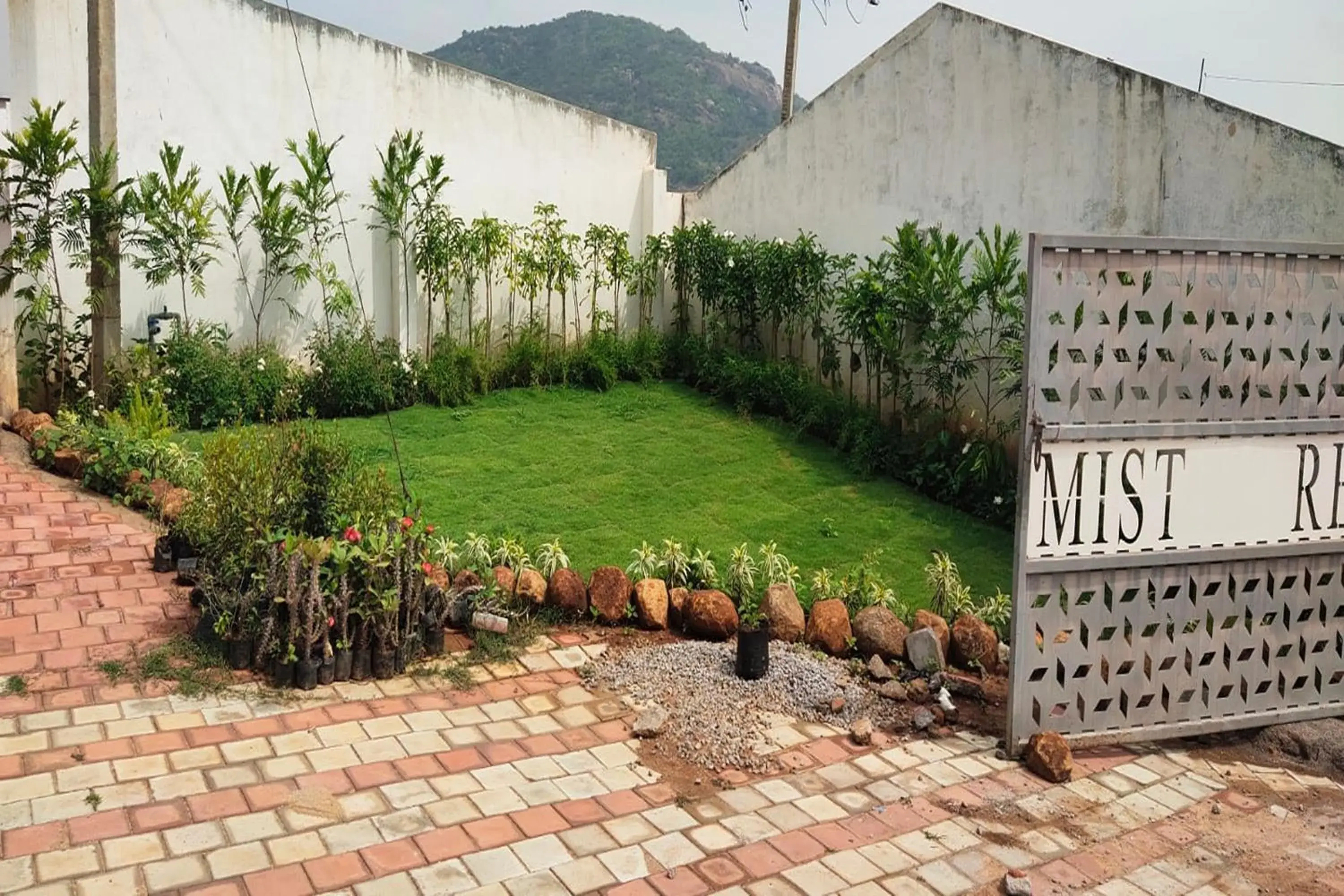 Restaurant/places to eat in Dundi Mango Mist Resort Restaurant/places to eat in Dundi Mango Mist Resort