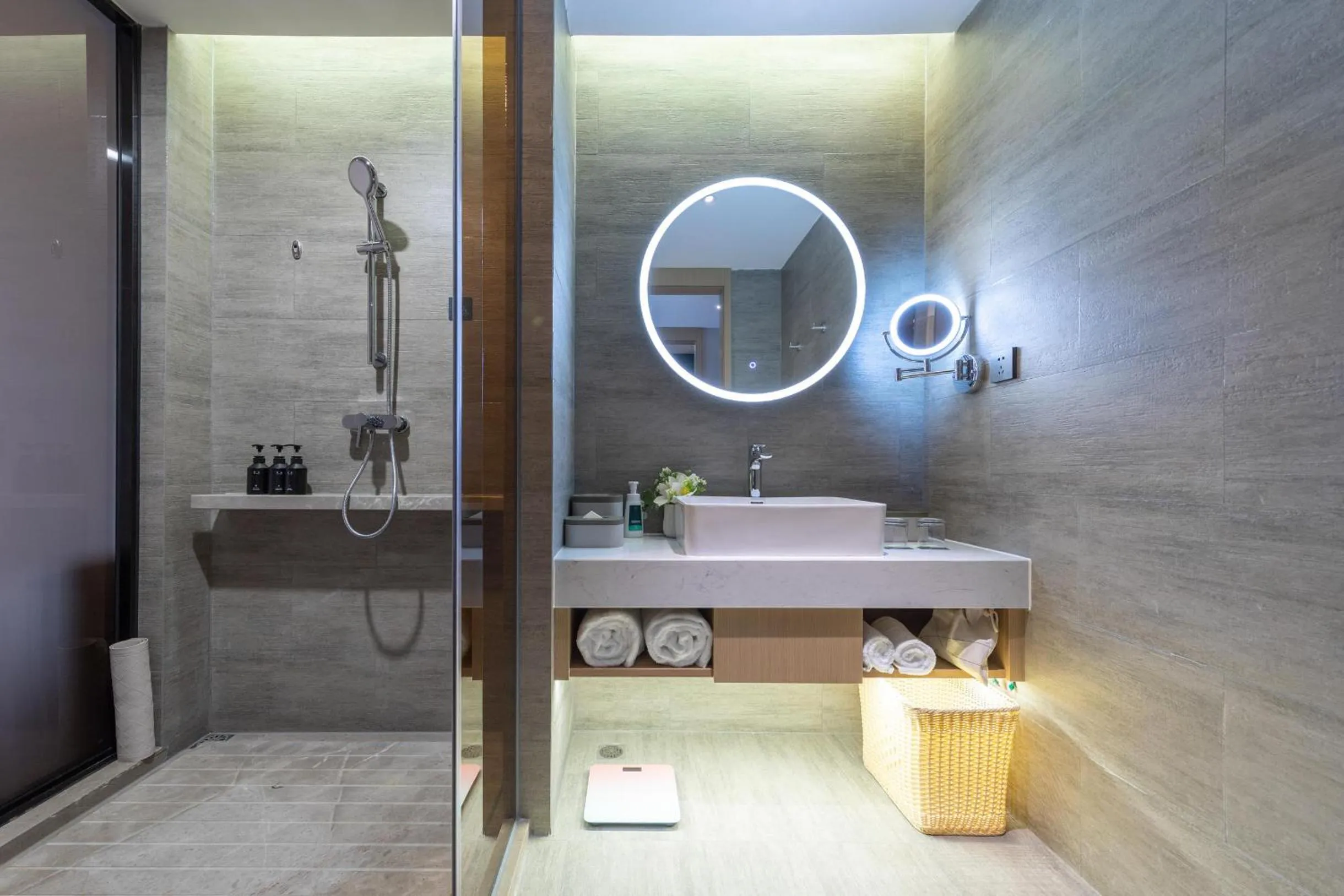 Shower in Atour Hotel Dongguan Fenggang