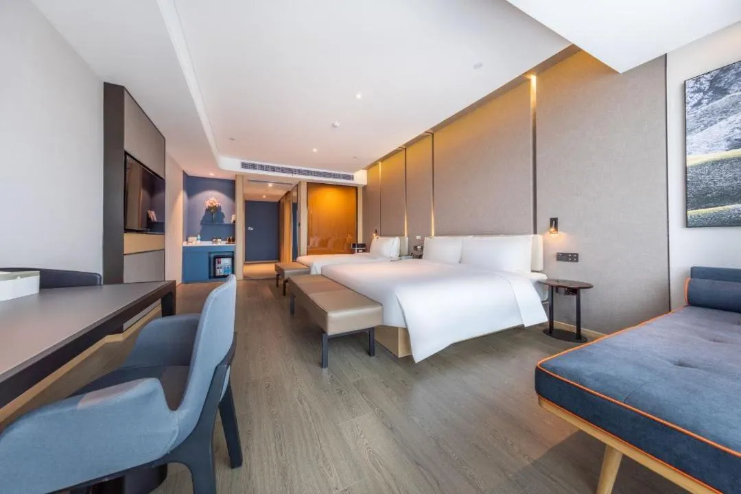 Photo of the whole room, Bed in Atour Hotel Dongguan Fenggang