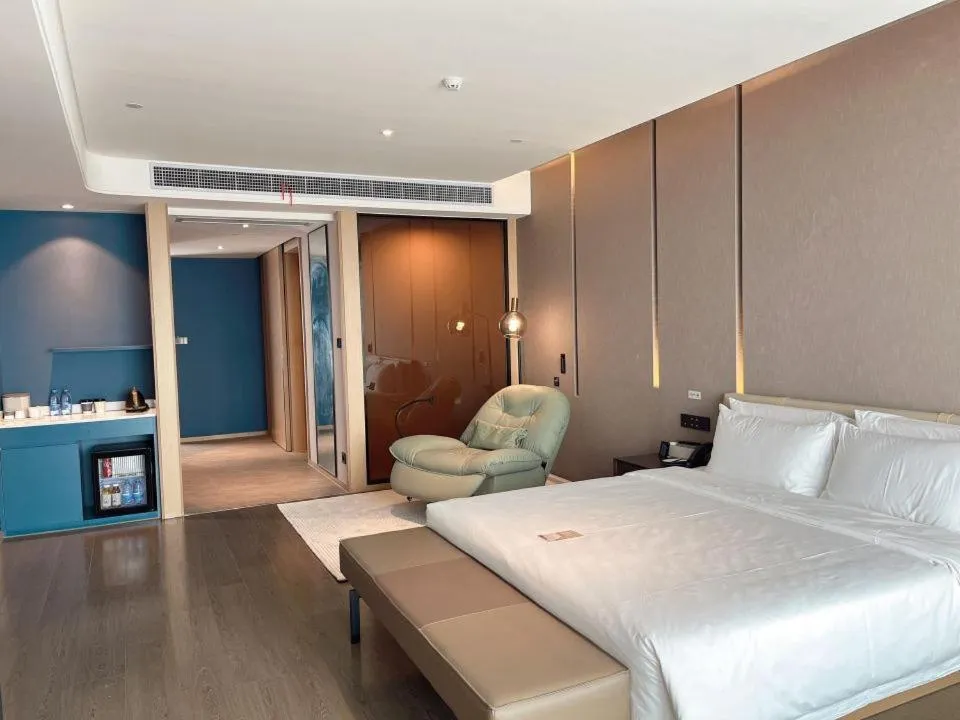 Living room, Bed in Atour Hotel Dongguan Fenggang