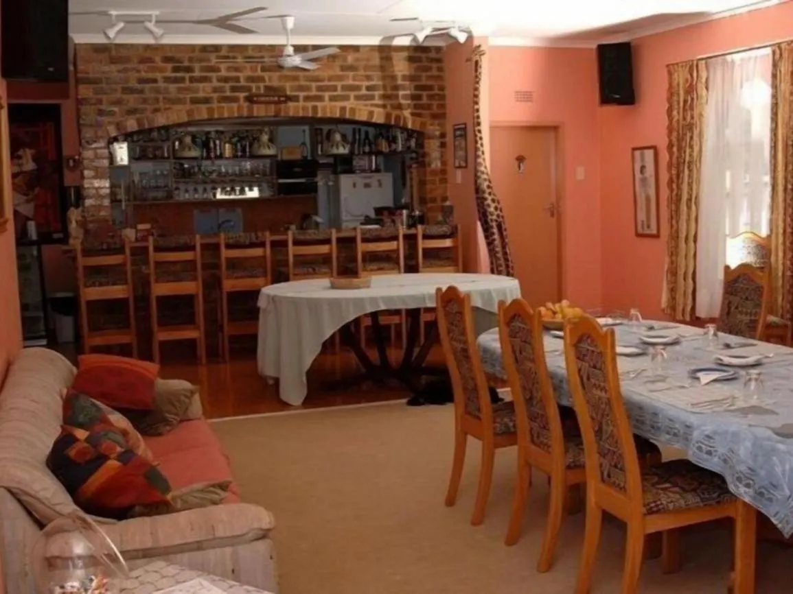 Lounge or bar in Gateway Guesthouse