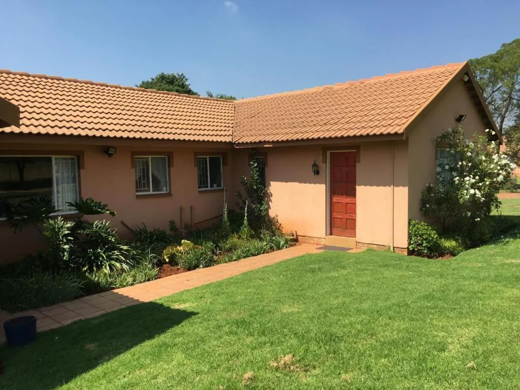 Facade/entrance in Gateway Guesthouse