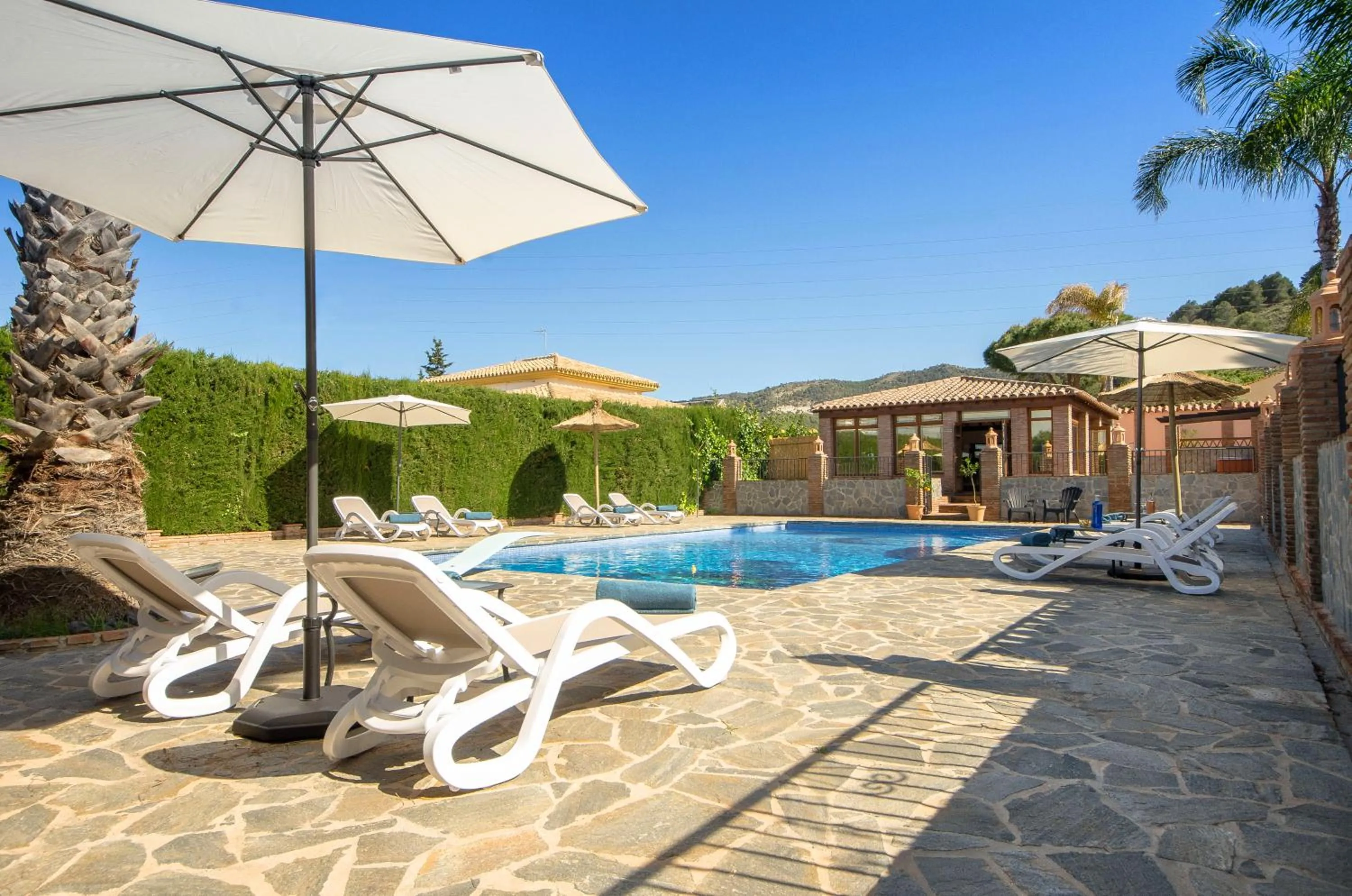 Swimming pool in Villa Conmigo Bed & Breakfast