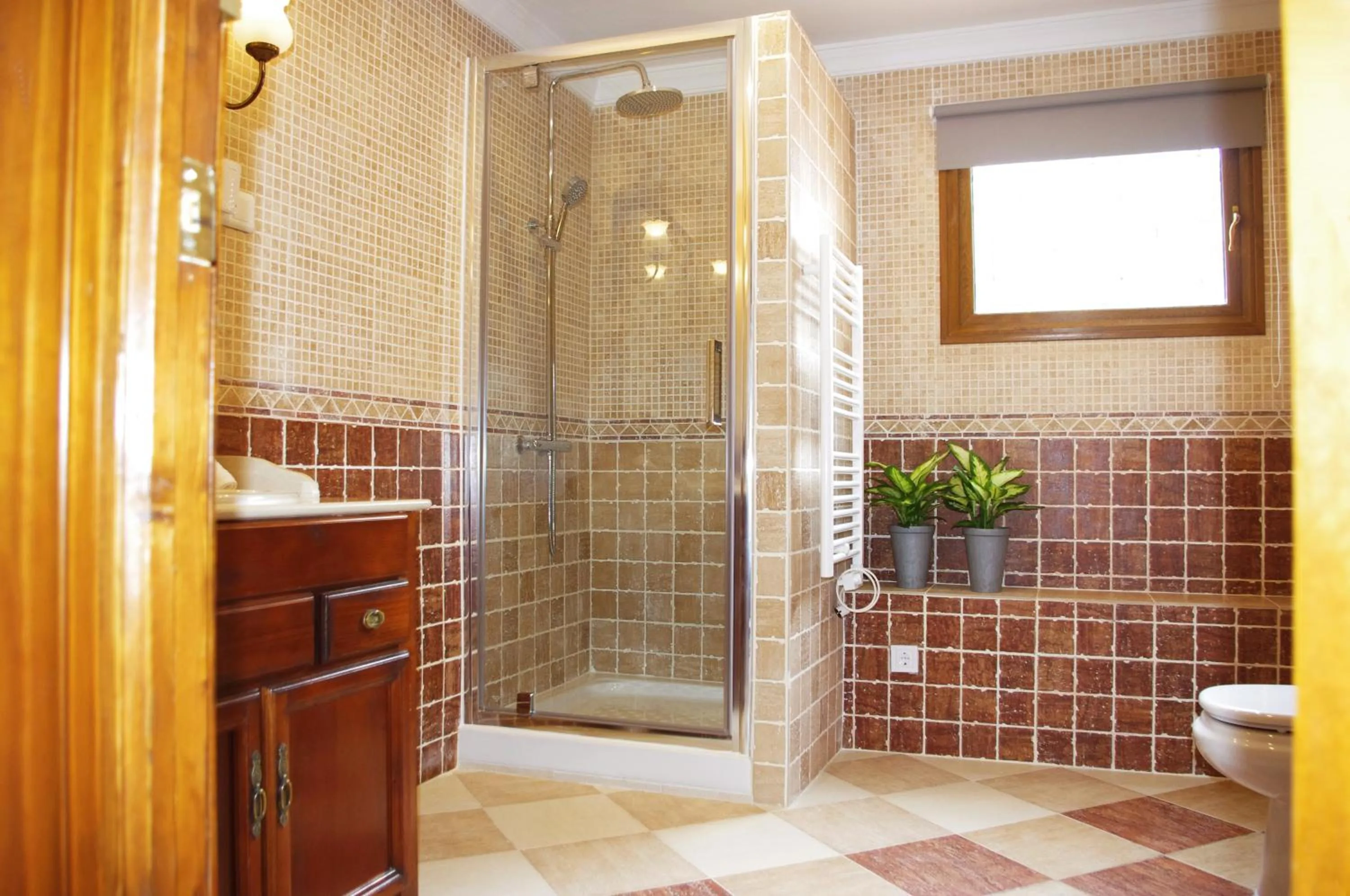 Shower in Villa Conmigo Bed & Breakfast