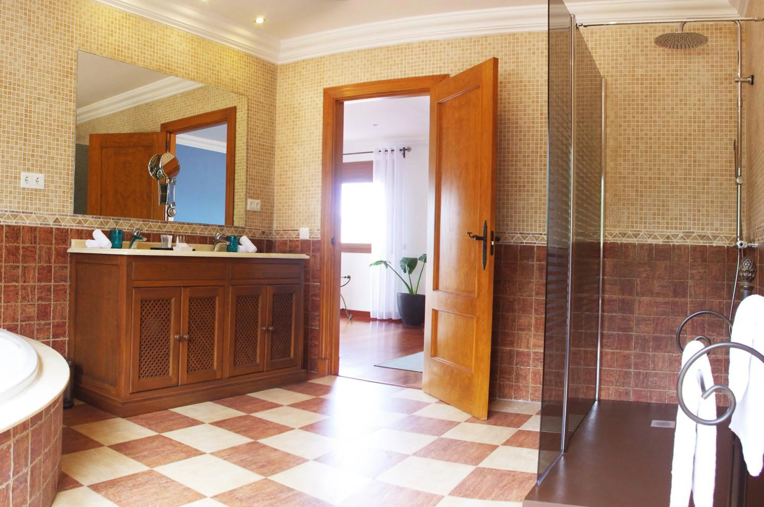 Shower in Villa Conmigo Bed & Breakfast