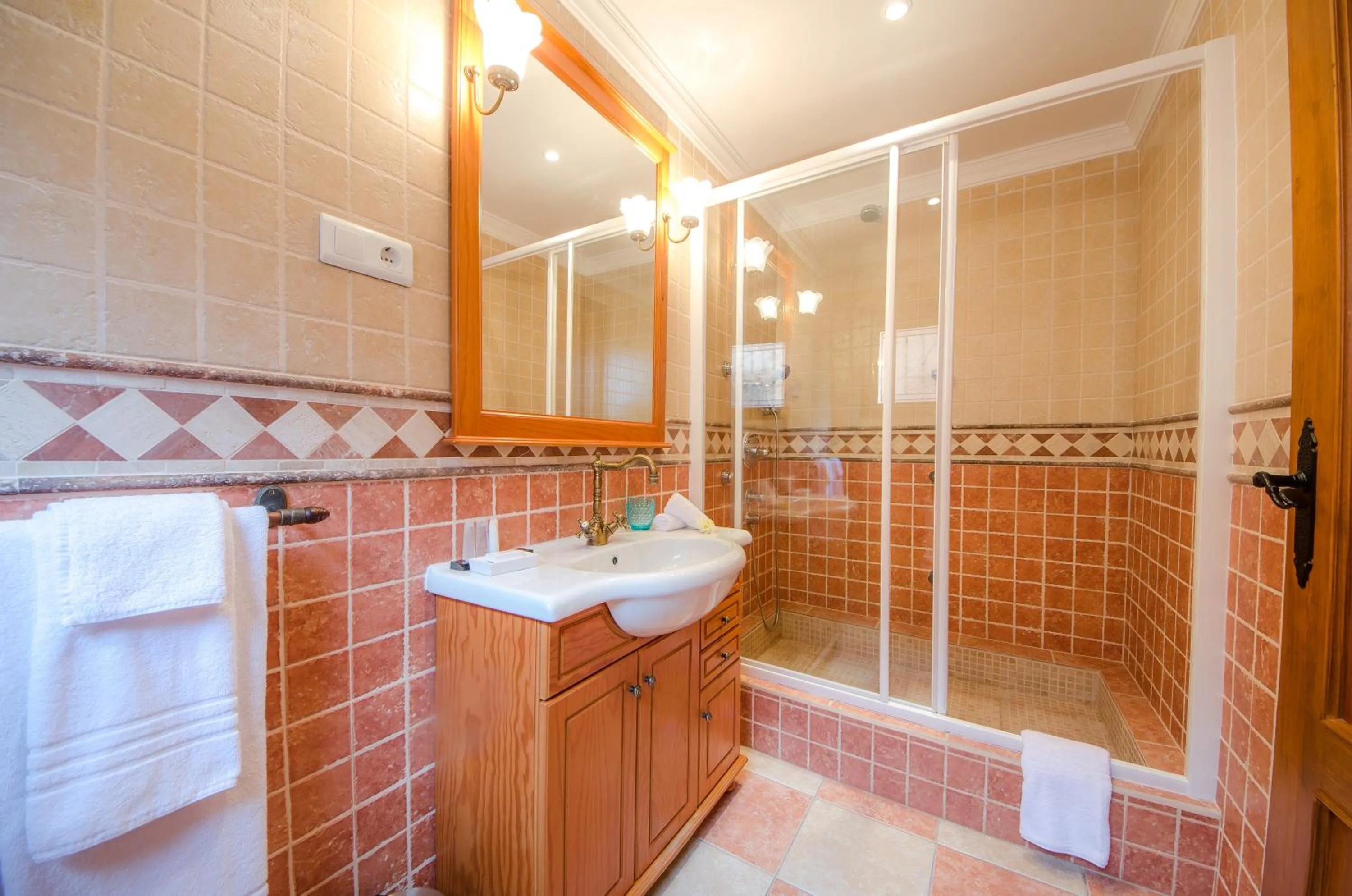 Shower in Villa Conmigo Bed & Breakfast