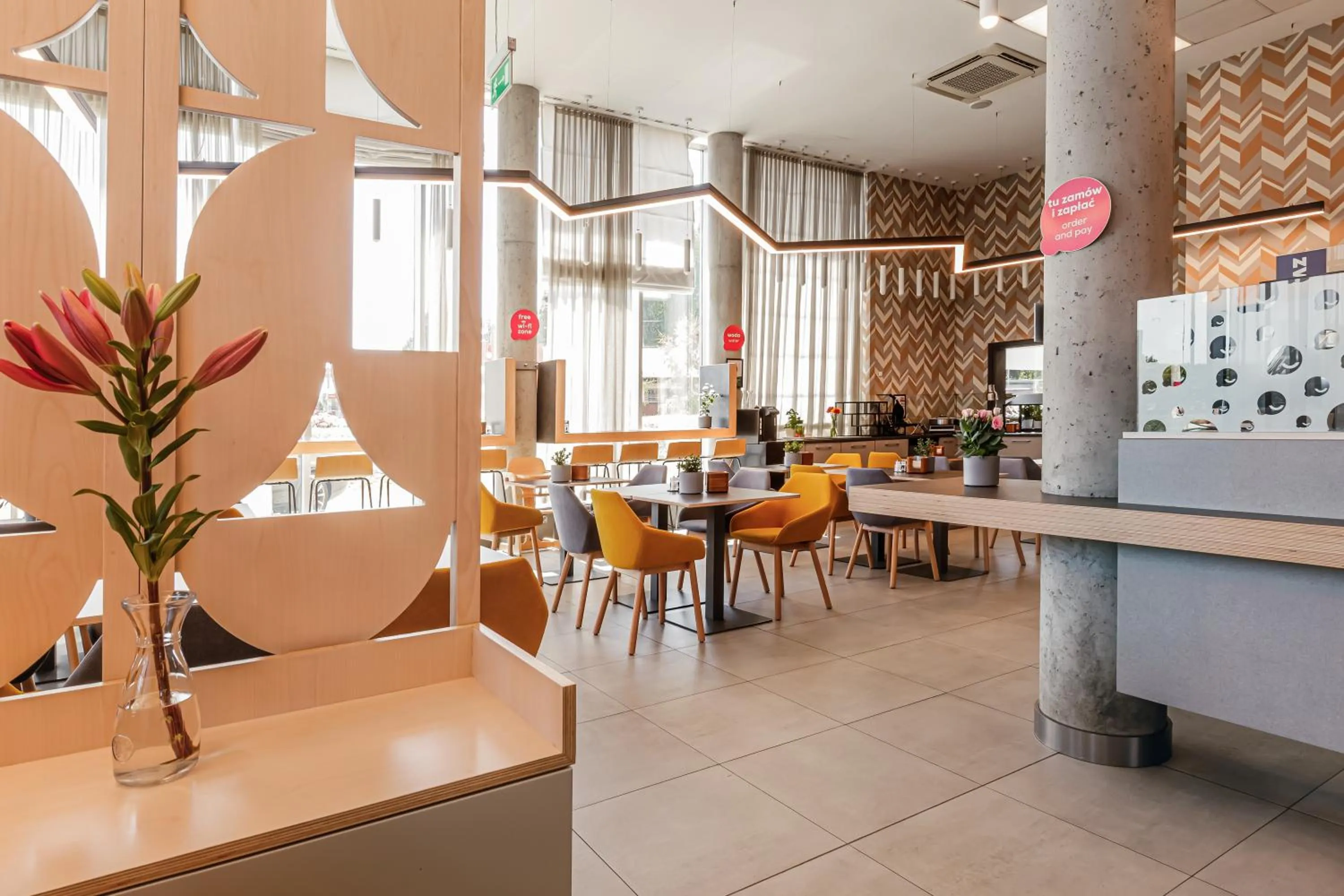 Restaurant/places to eat in Qubus Hotel Żory